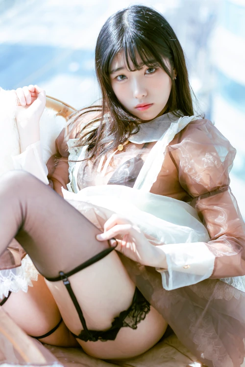 Dongeuran 동그란, PhotoBook 「Red Succubus」 Set.04