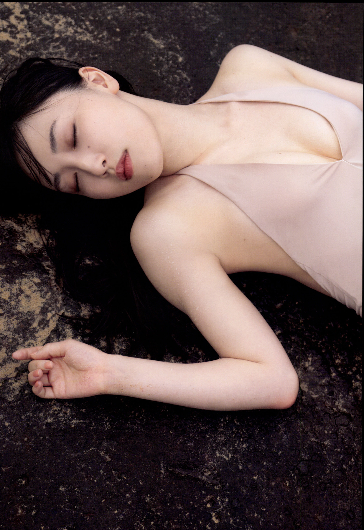 Mizuki Fukumura 譜久村聖, 写真集 「Last Scene」 Set.04