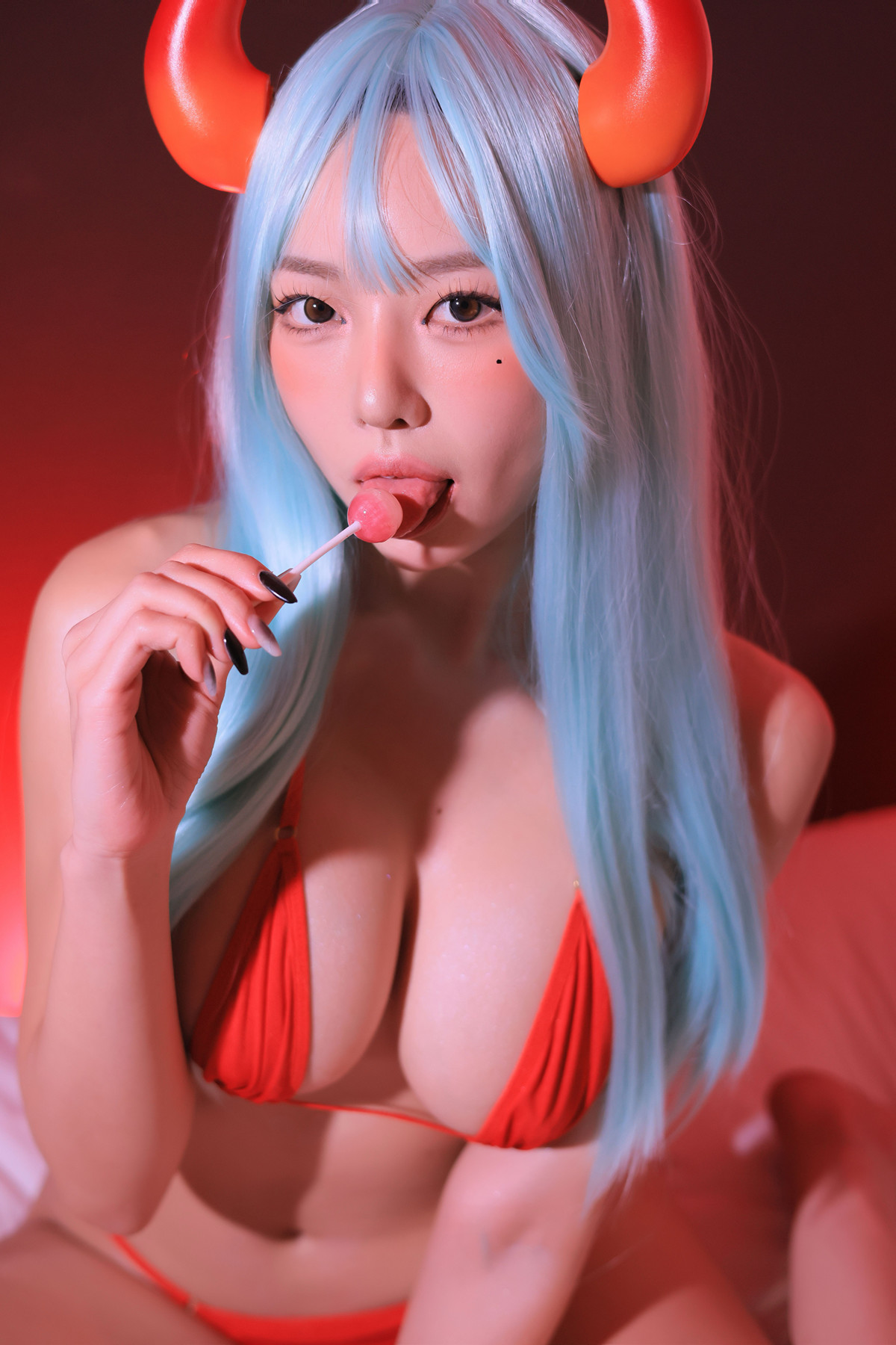 Dongeuran 동그란, PhotoBook 「Red Succubus」 Set.04