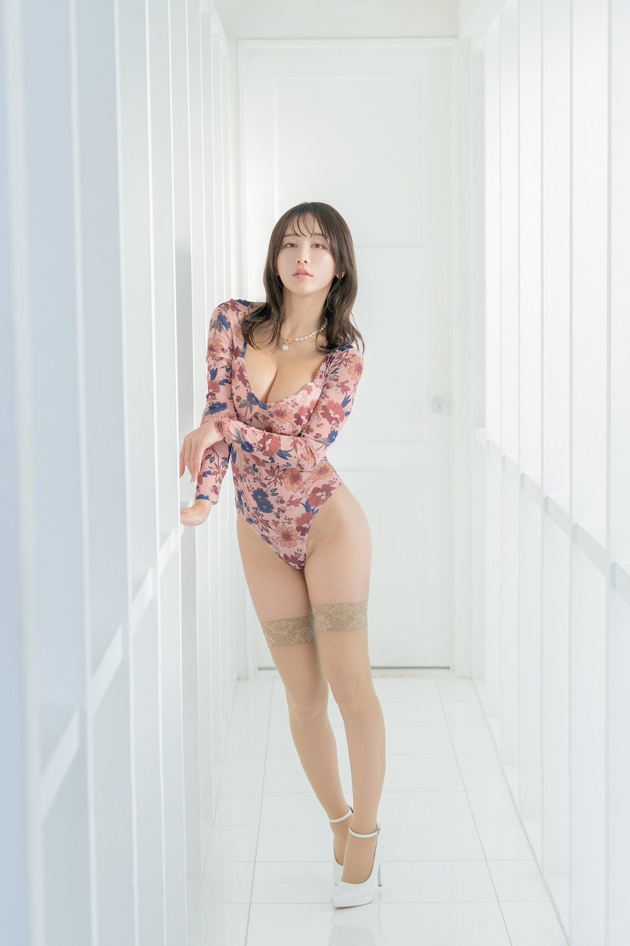 Ikumi いくみ, デジタル写真集 Flowery Leotard