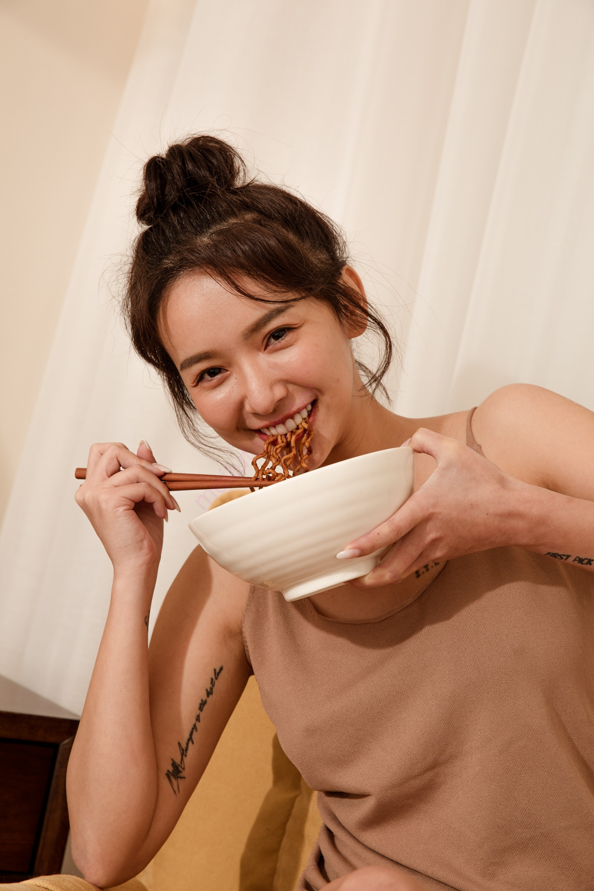 Kimi Chang 禾羽, 雙人寫真弓長牙佳涵 香 Set.04