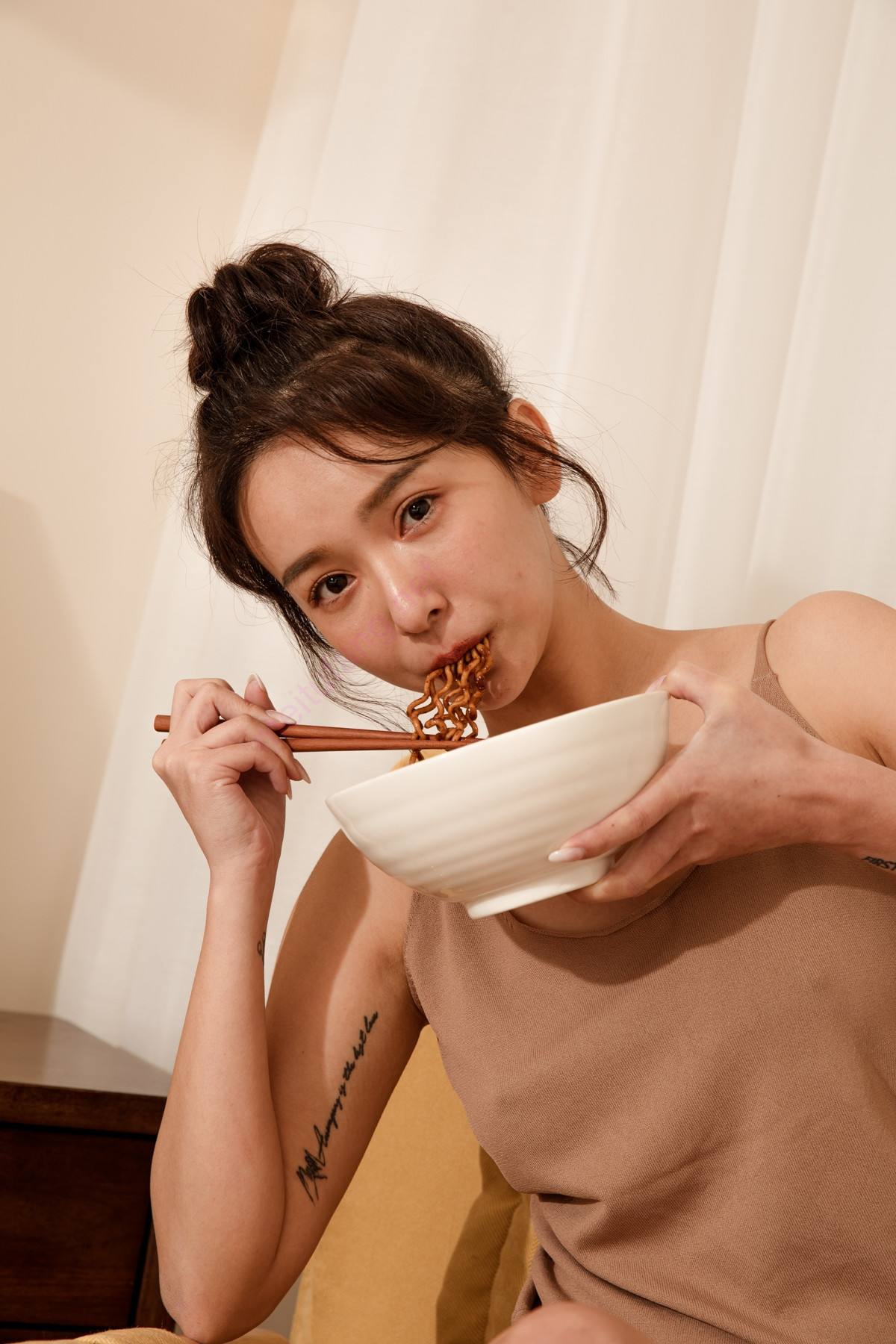 Kimi Chang 禾羽, 雙人寫真弓長牙佳涵 香 Set.04