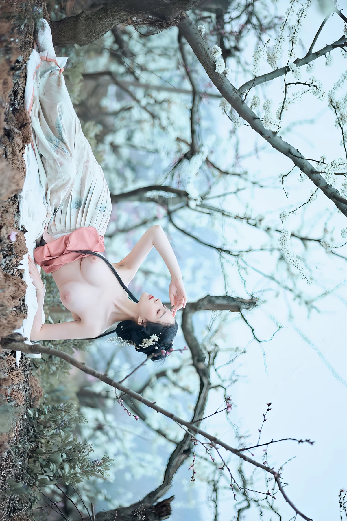 年年Nnian, 写真集 – 三月花