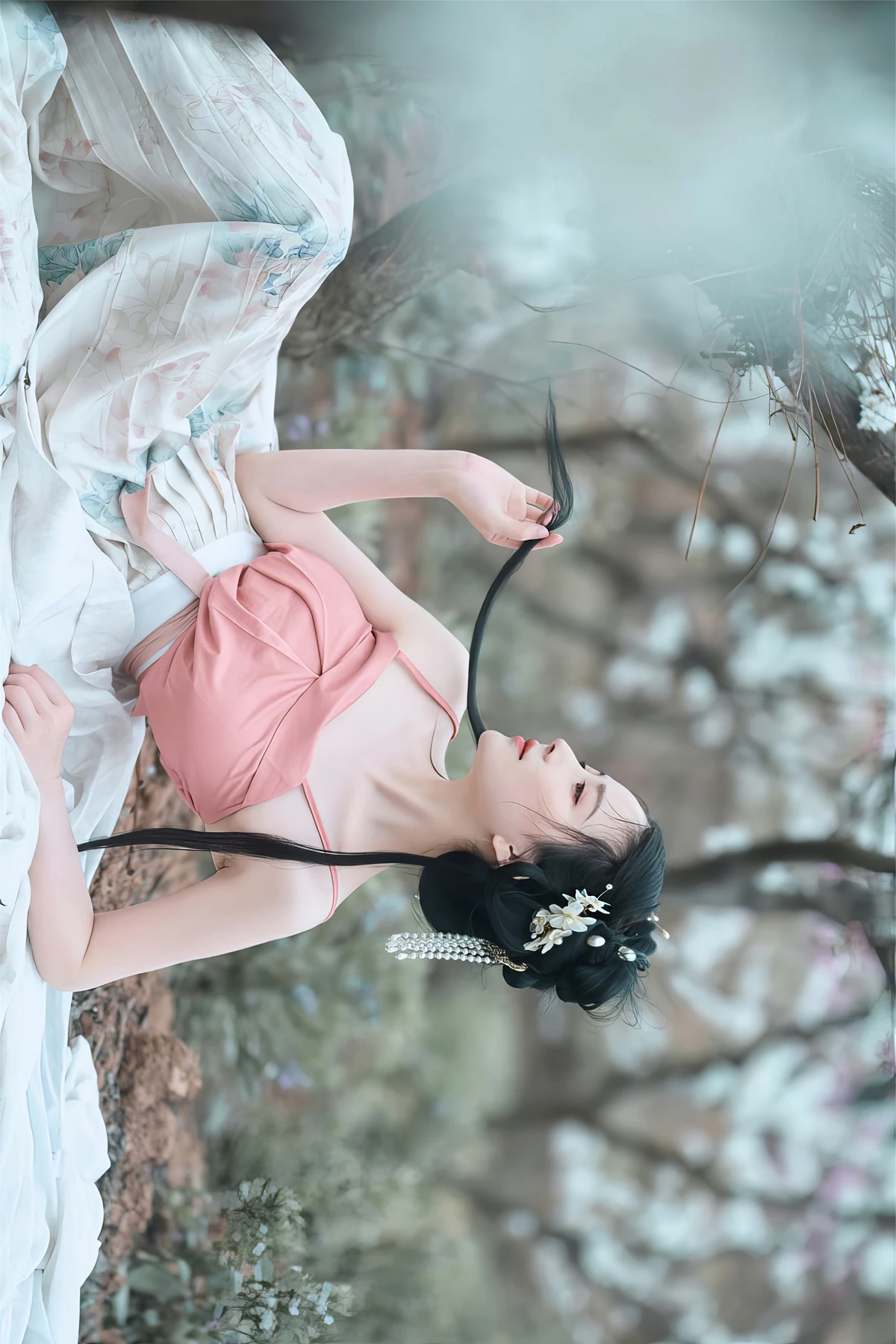 年年Nnian, 写真集 – 三月花