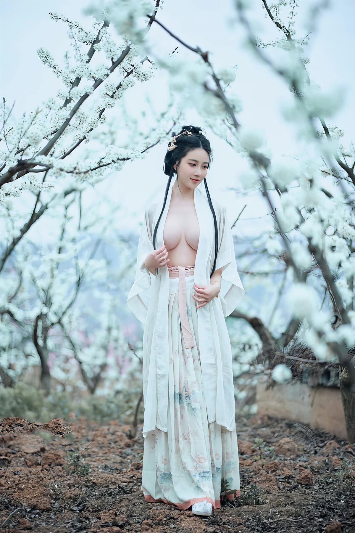 年年Nnian, 写真集 – 三月花