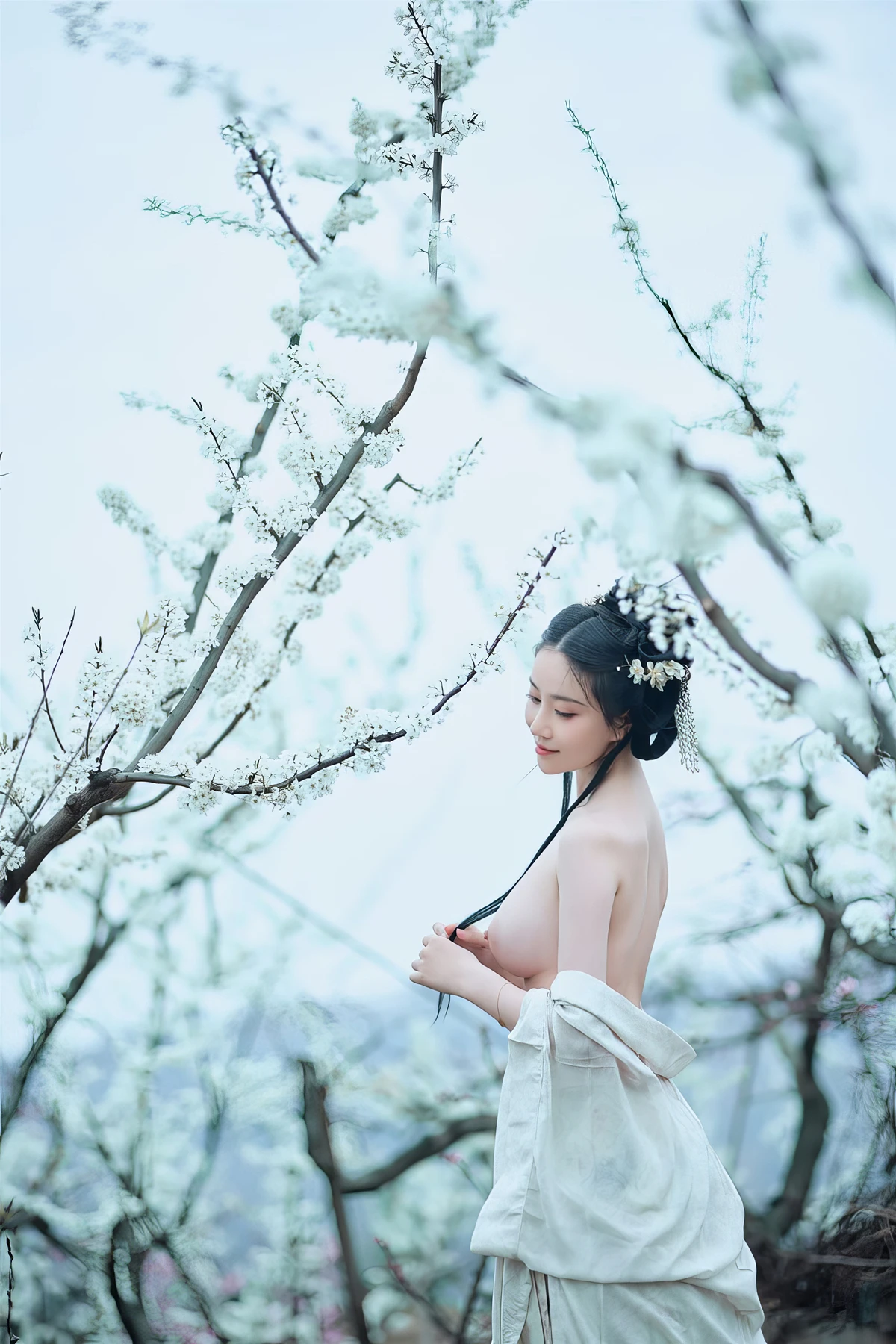 年年Nnian, 写真集 – 三月花