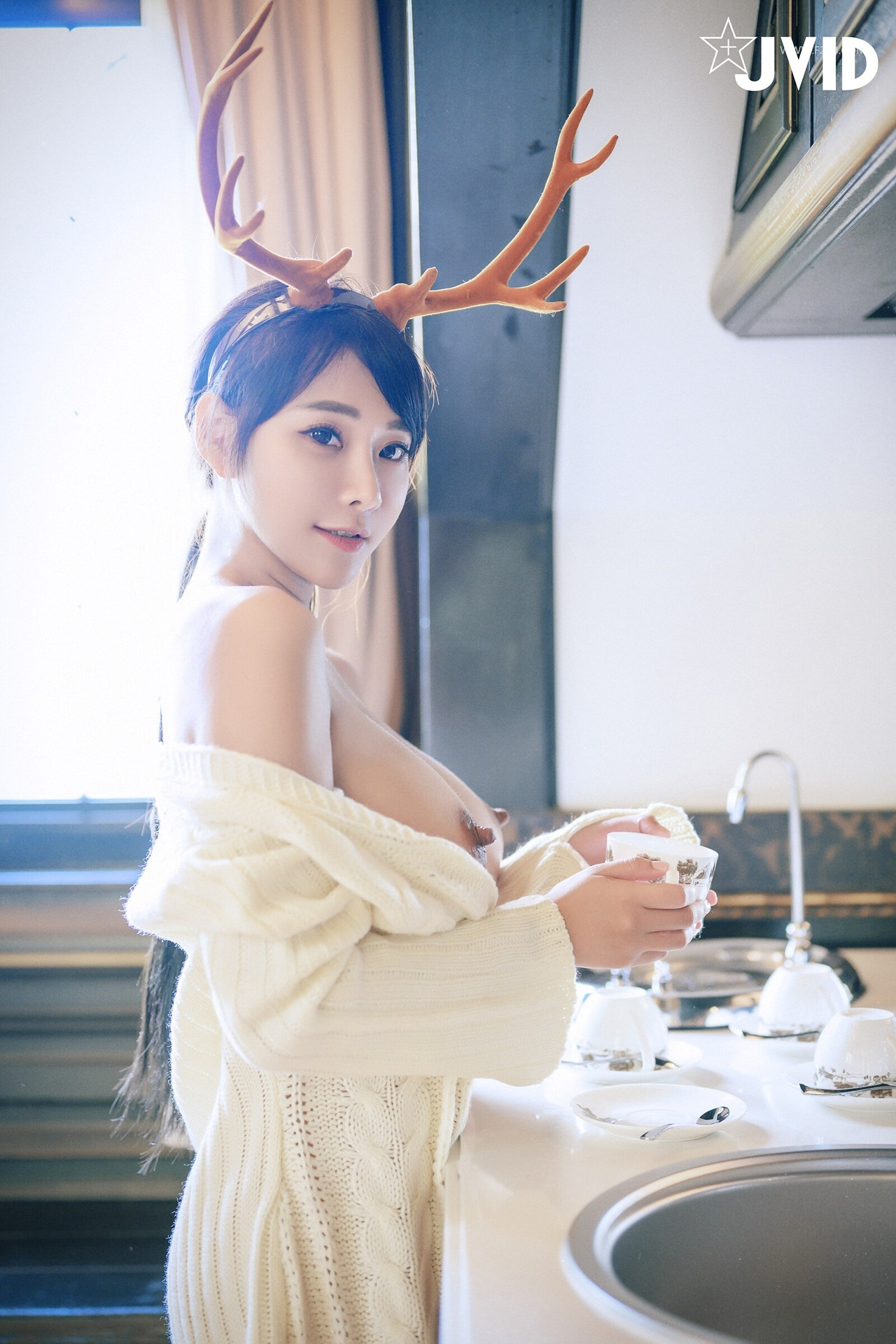 JVID Lele 樂樂 – 全輯上空無碼 巨乳校花 樂樂－鹿角loli的報恩！ Set.01