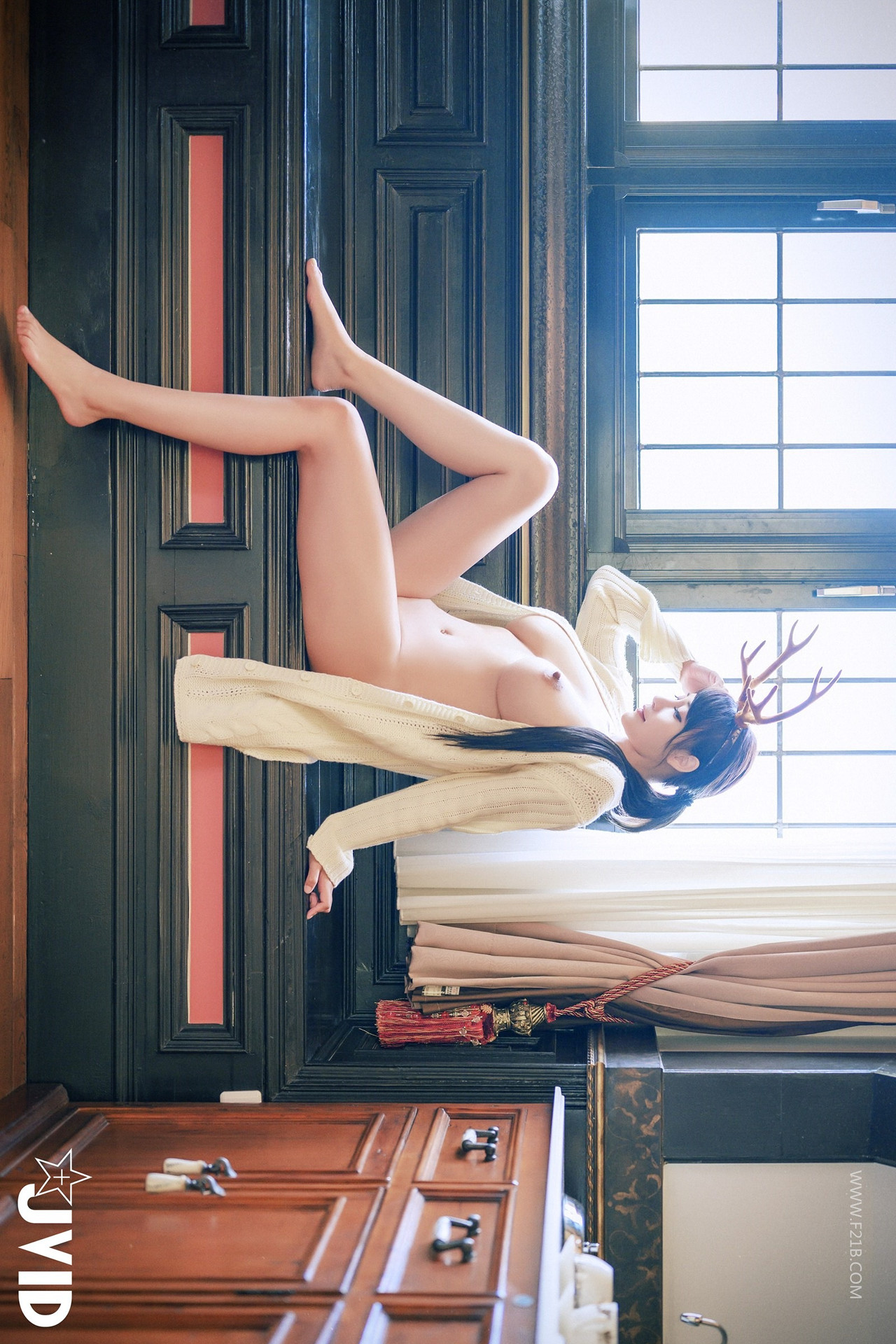 JVID Lele 樂樂 – 全輯上空無碼 巨乳校花 樂樂－鹿角loli的報恩！ Set.01