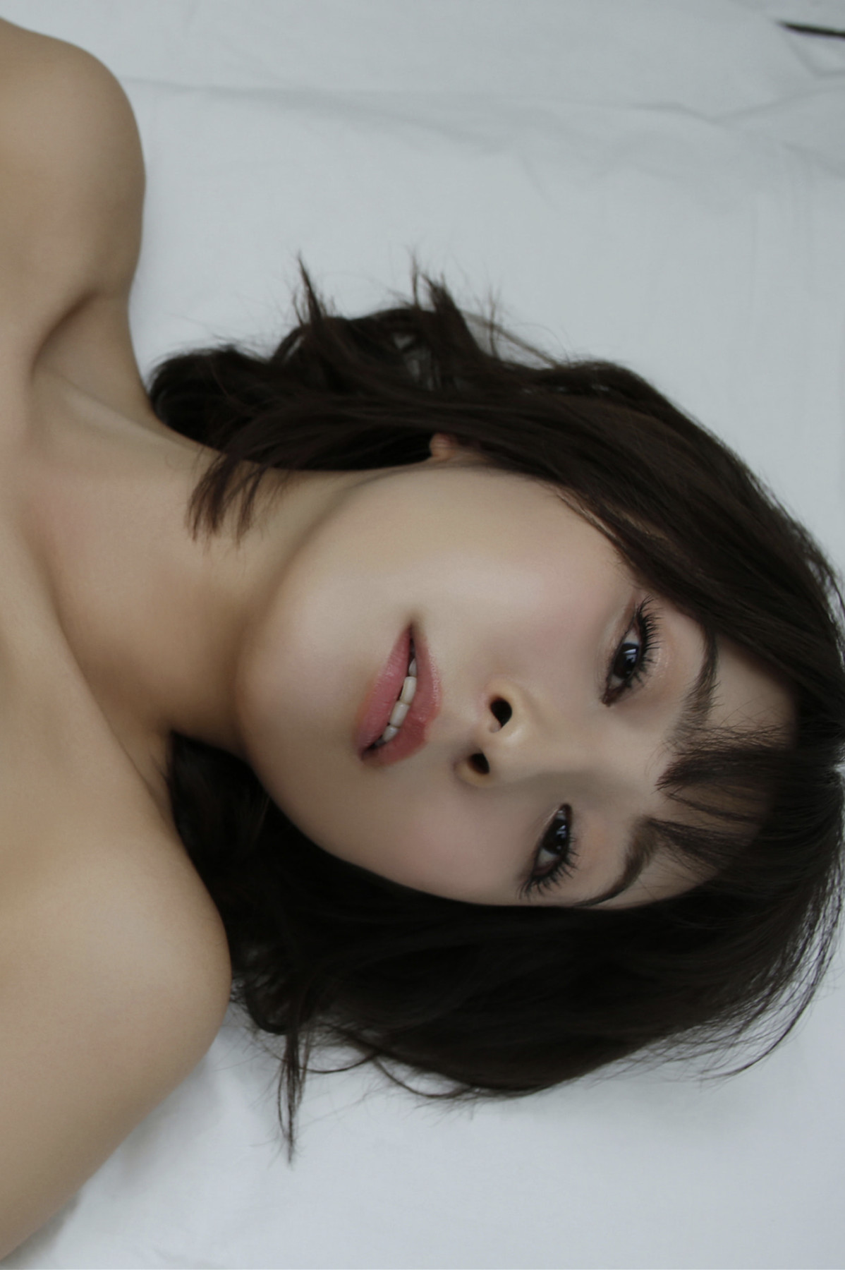 Saki Ogata 緒方咲, 写真集 「美脚の天使」 Set.02