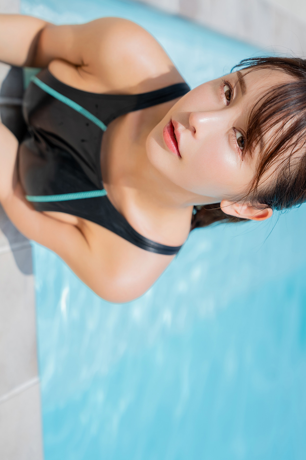Ikumi いくみ, デジタル写真集 Glistening Competition Swimsuit