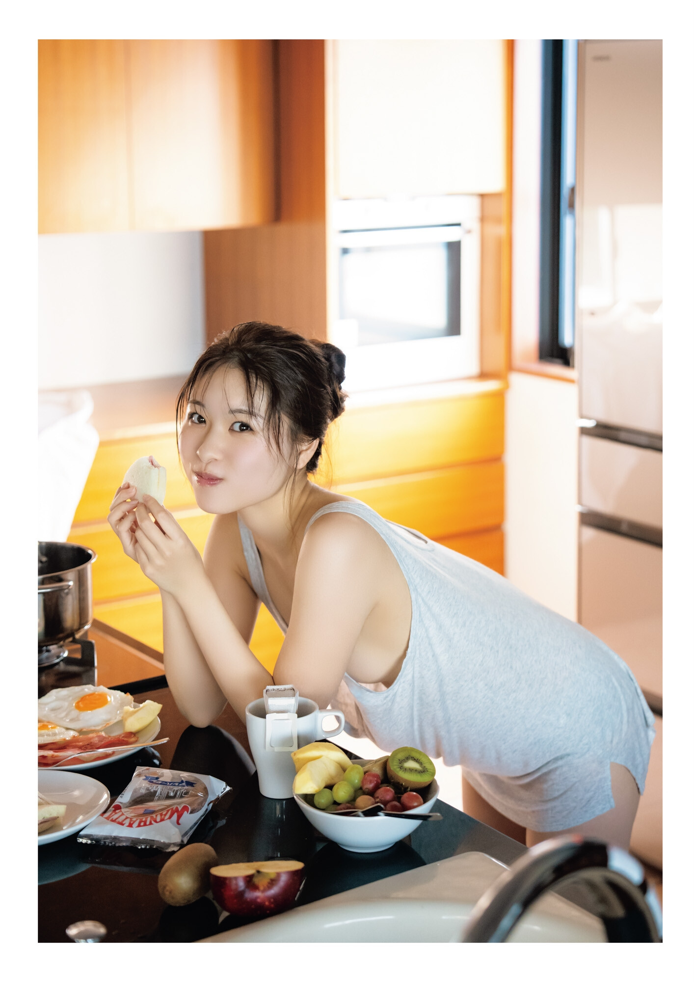 Chiyori Nakanishi 中西智代梨, 1st写真集 「ちより日和」 Set.01