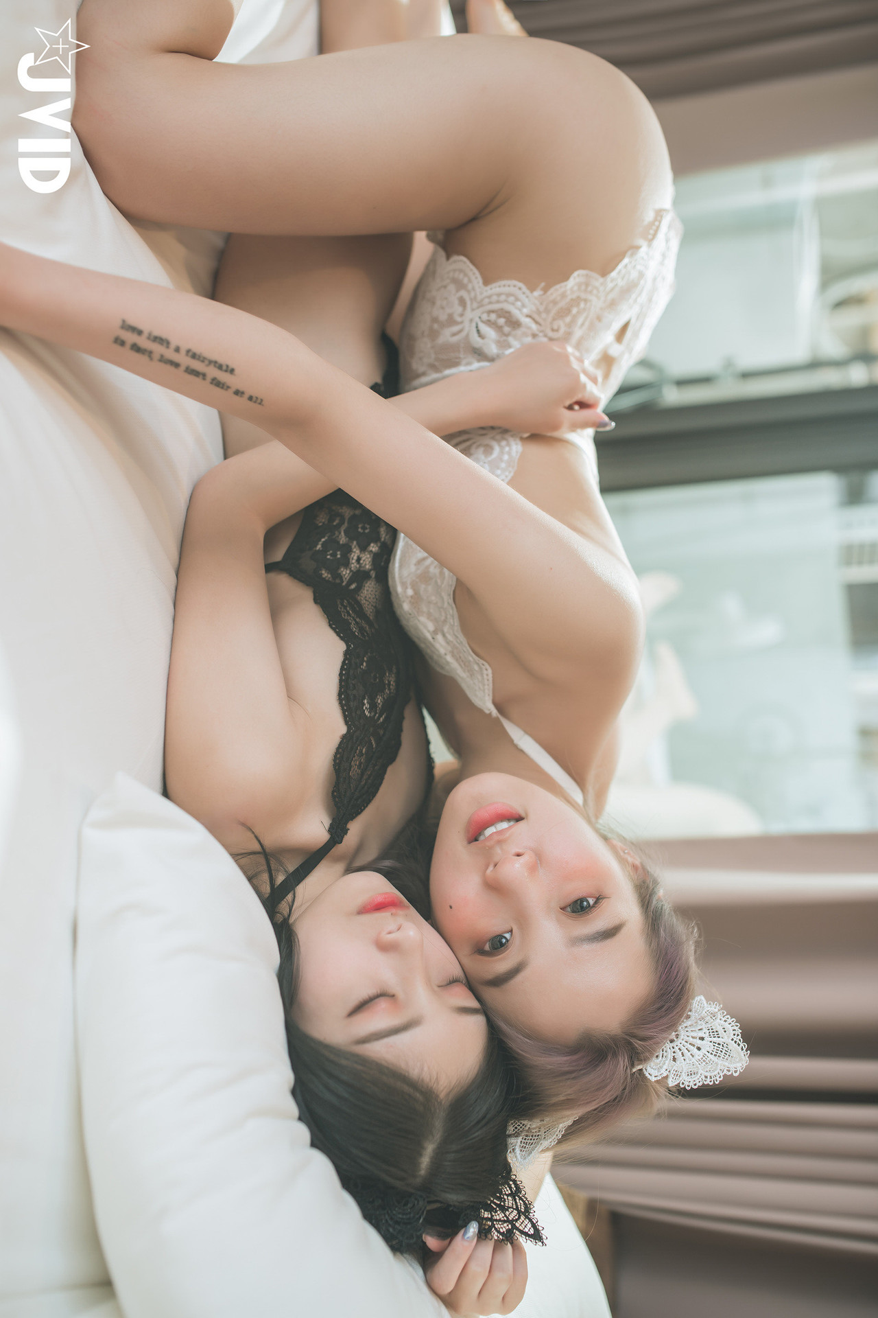 JVID 淇淇selina & 小隻馬霓霓 – 【雙车模輯】淇淇＆霓霓寵物閨蜜裸體挑逗，霓霓上空無碼年度限定隱藏版!!! Set.02