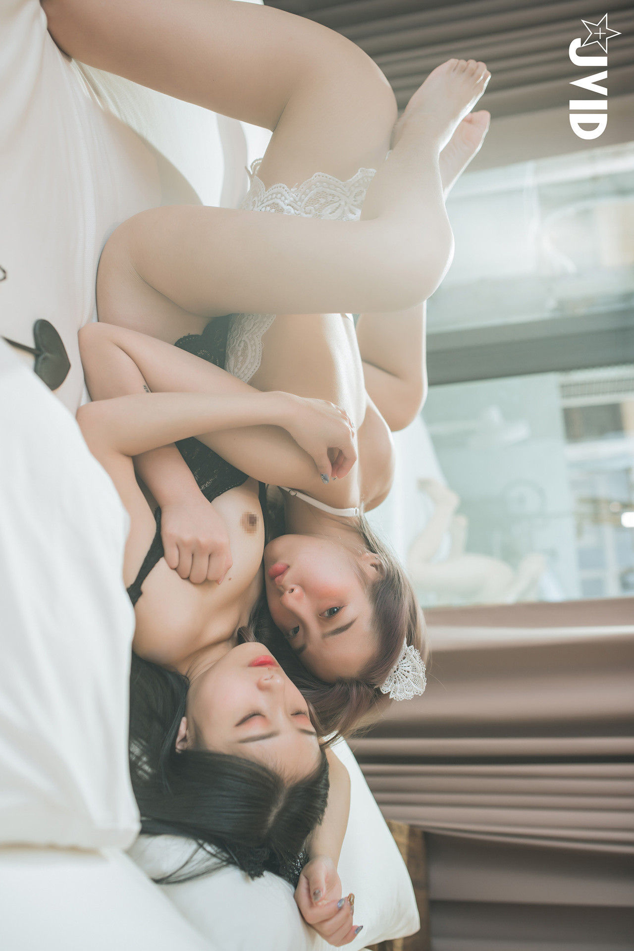 JVID 淇淇selina & 小隻馬霓霓 – 【雙车模輯】淇淇＆霓霓寵物閨蜜裸體挑逗，霓霓上空無碼年度限定隱藏版!!! Set.02