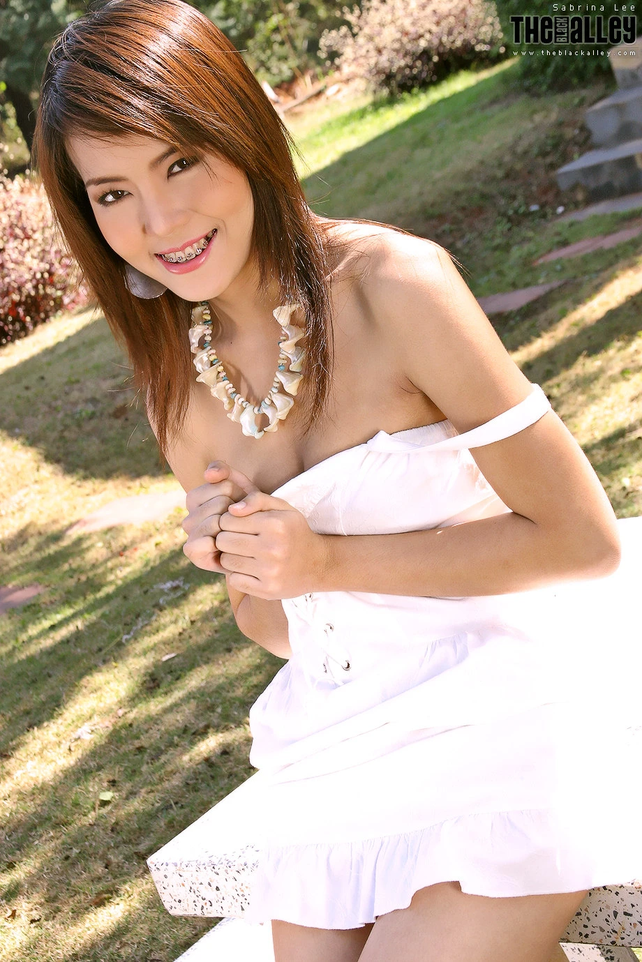 Sabrina Lee The Black Alley Photobook Set.01