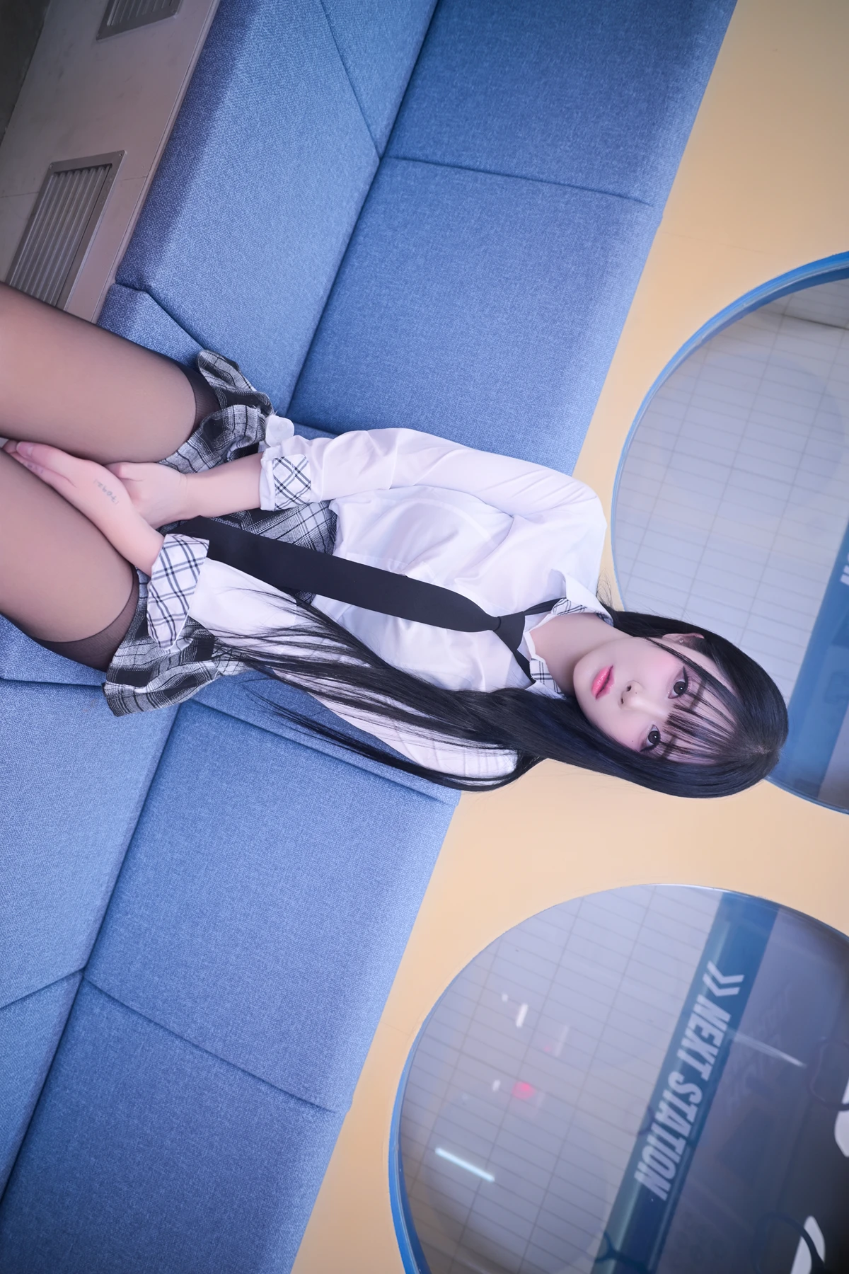 Jeong Bomi 정보미, PhotoBook 「Schoolgirl In The Subway」 Set.02