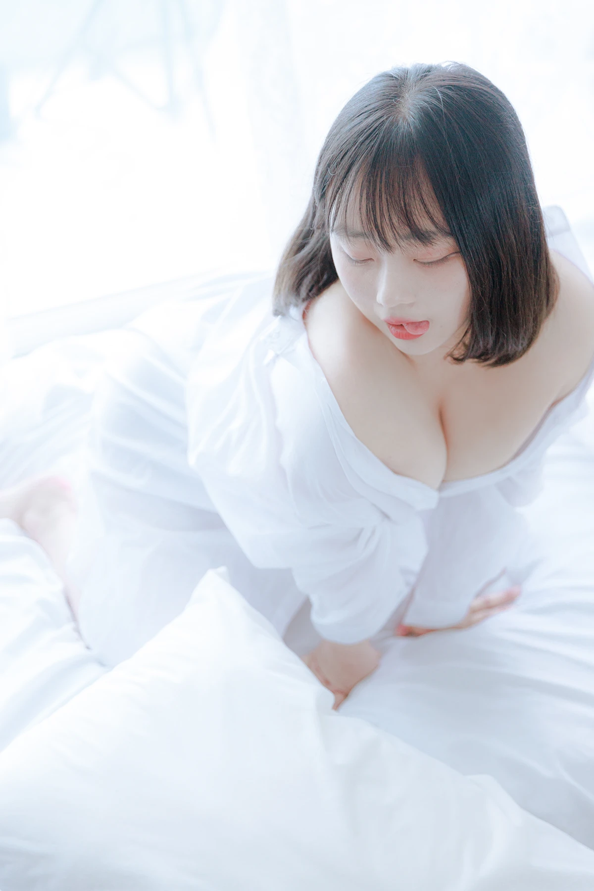 Mozzi 모찌, Photobook 「A Wet Day」