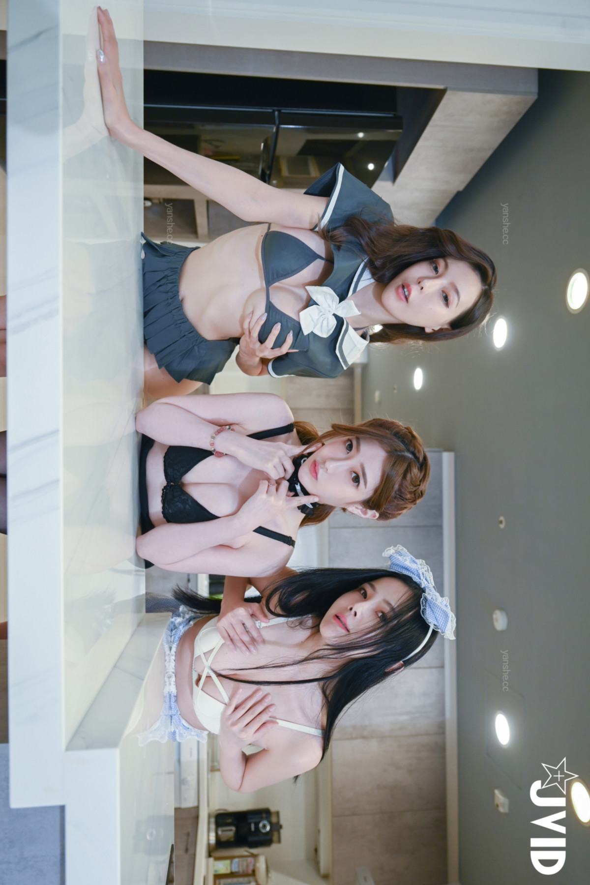 JVID 小桃子 & 鄭琦Kami & 璃奈醬 – 情人給的生日禮,約閨蜜一起來角色扮演! Set.03