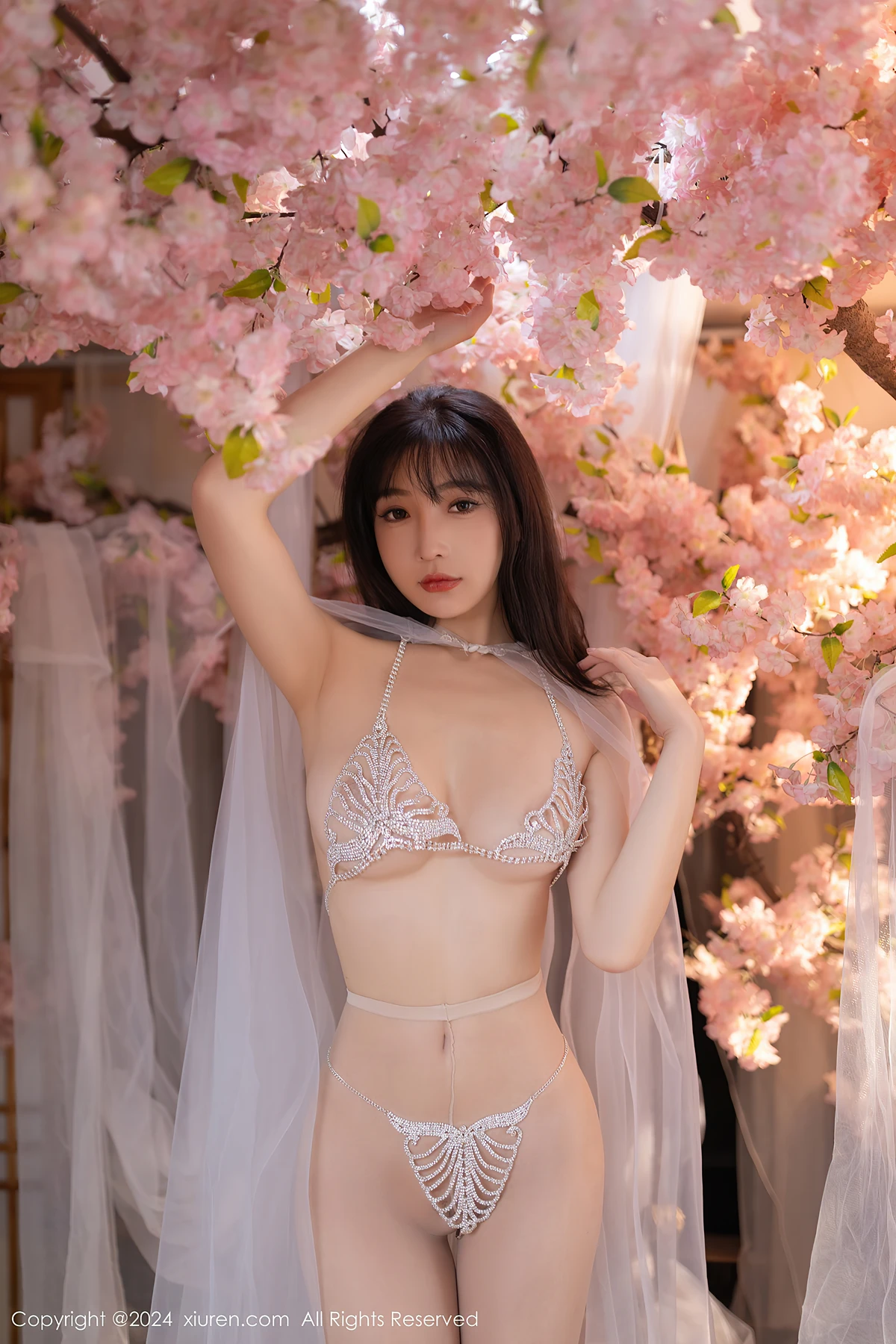 XiuRen秀人网 No.8807 陆萱萱LuXuanXuan