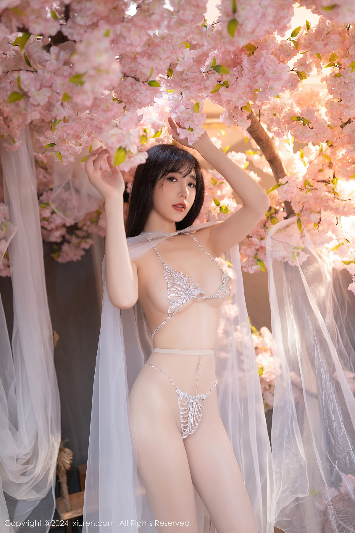 XiuRen秀人网 No.8807 陆萱萱LuXuanXuan