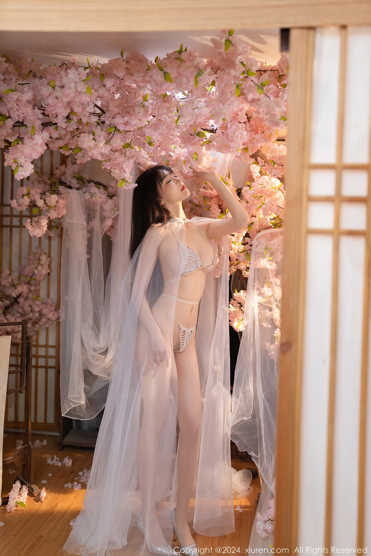 XiuRen秀人网 No.8807 陆萱萱LuXuanXuan