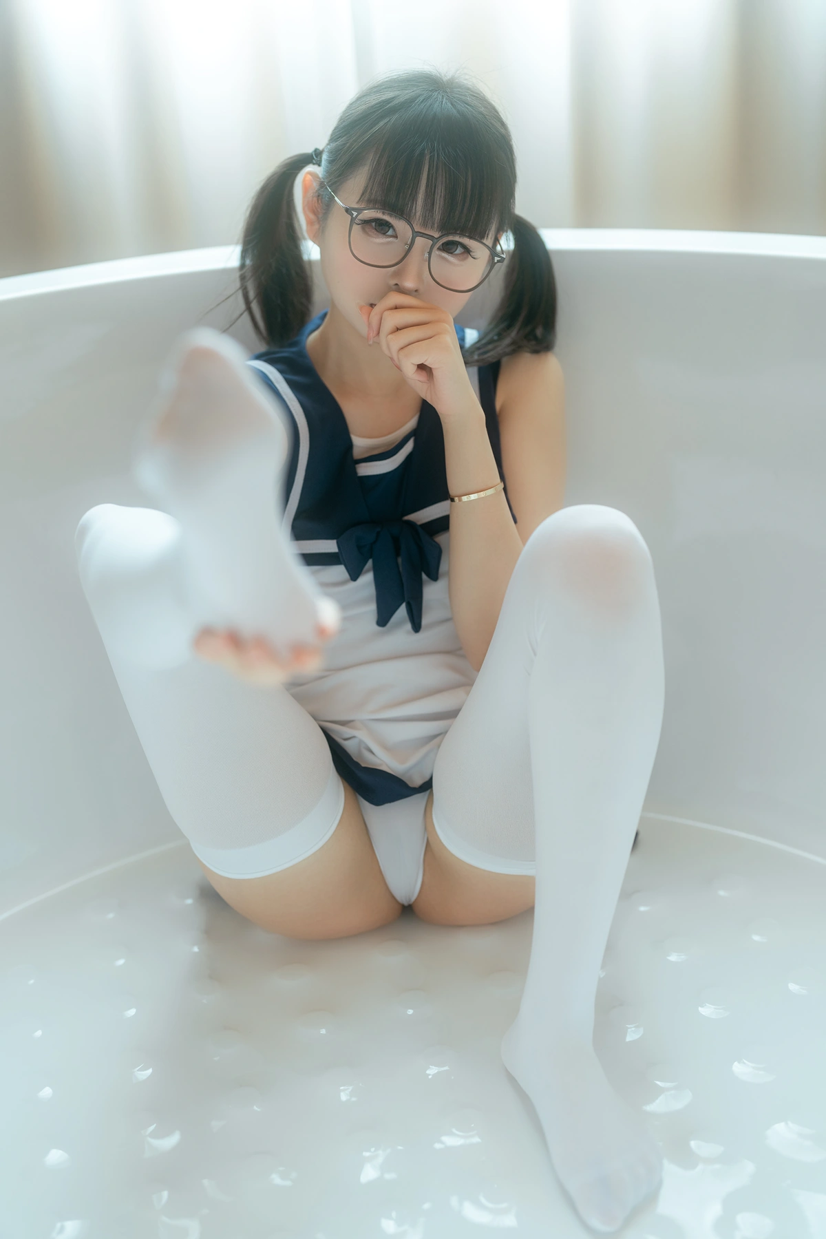 Cosplay 幼水铃衣 – 梦浴少女 Set.01