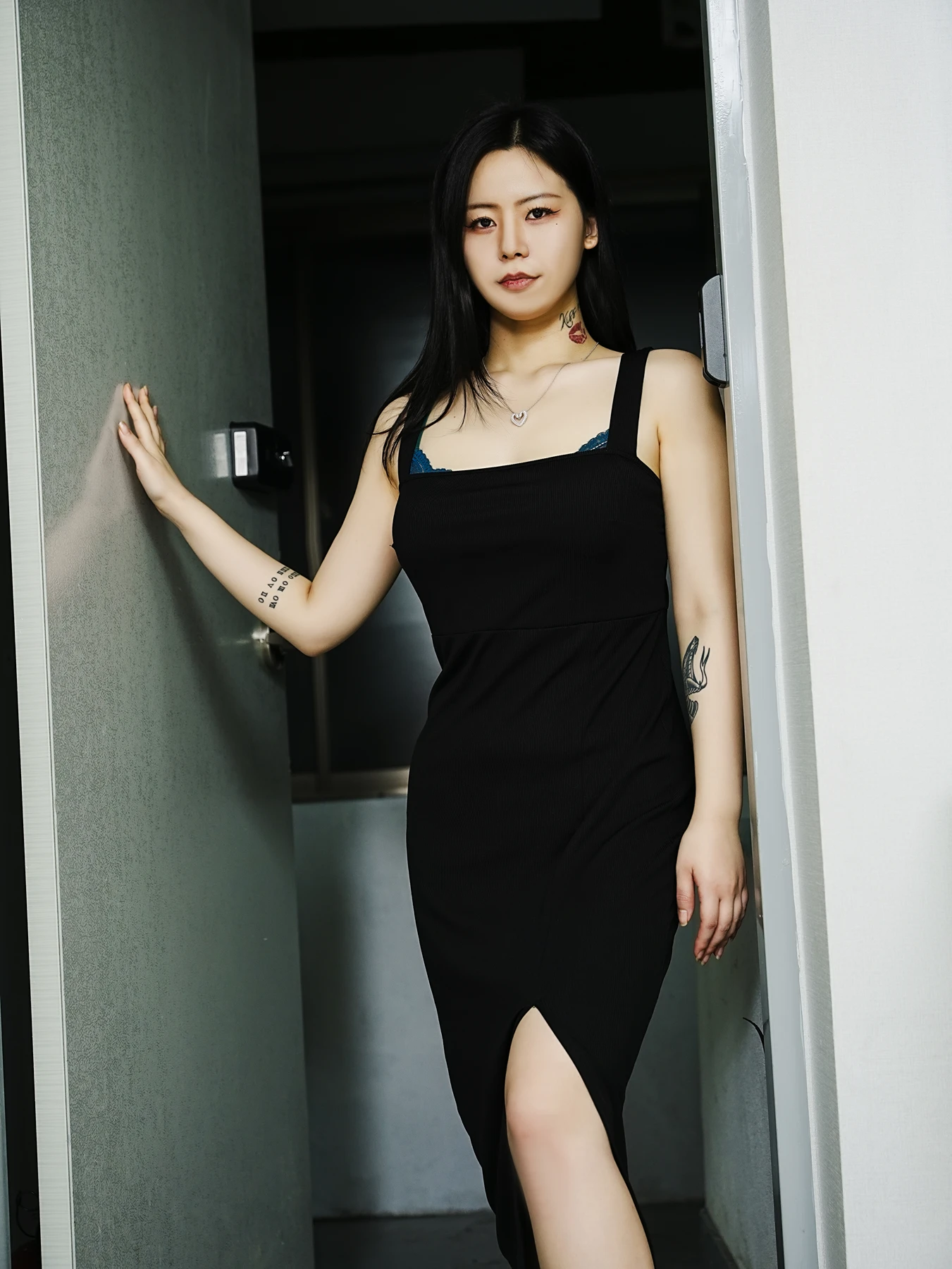 Choi Ri 최리, Photobook Vol.02 「Missy Look」 Set.01