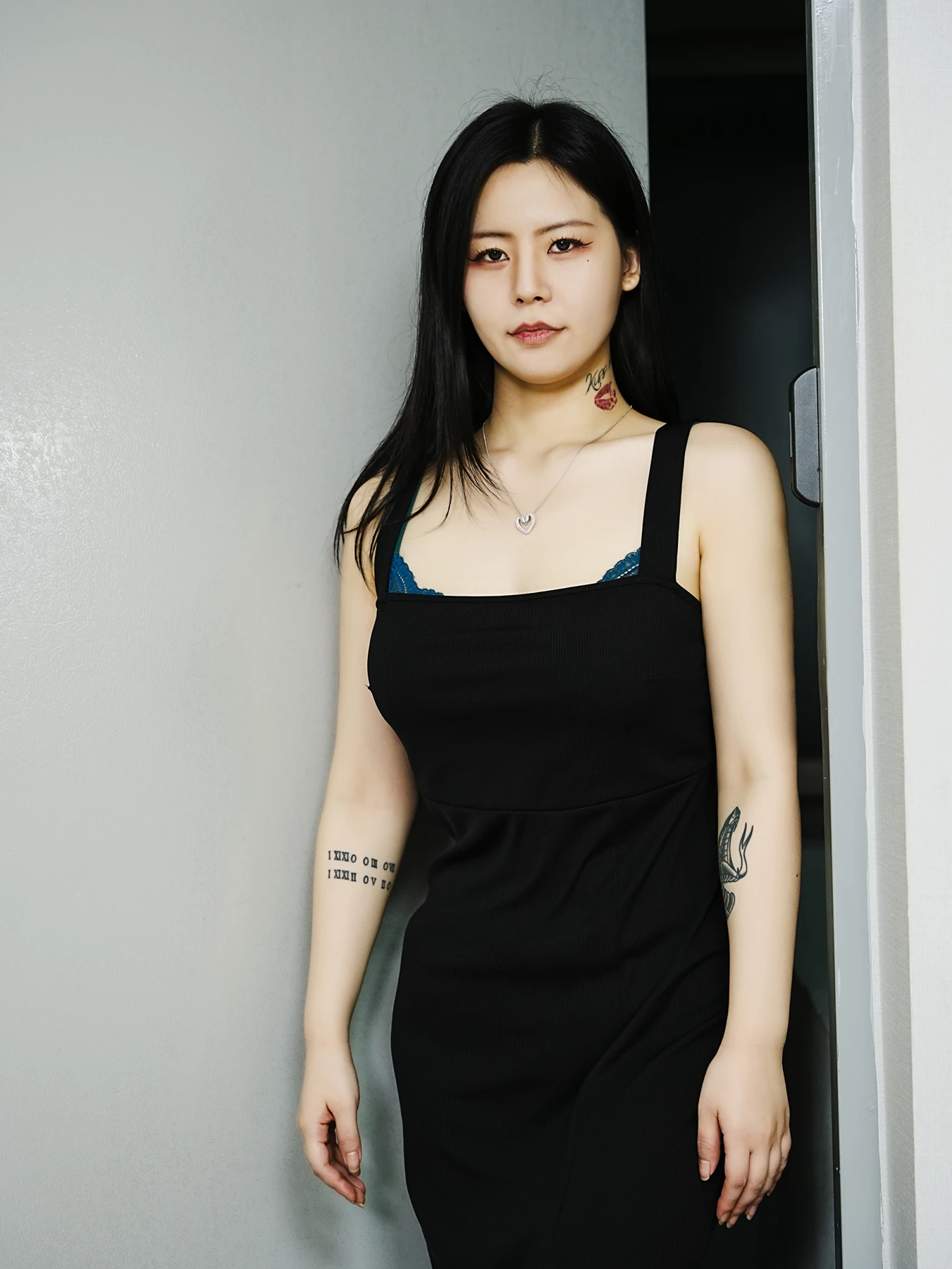 Choi Ri 최리, Photobook Vol.02 「Missy Look」 Set.01