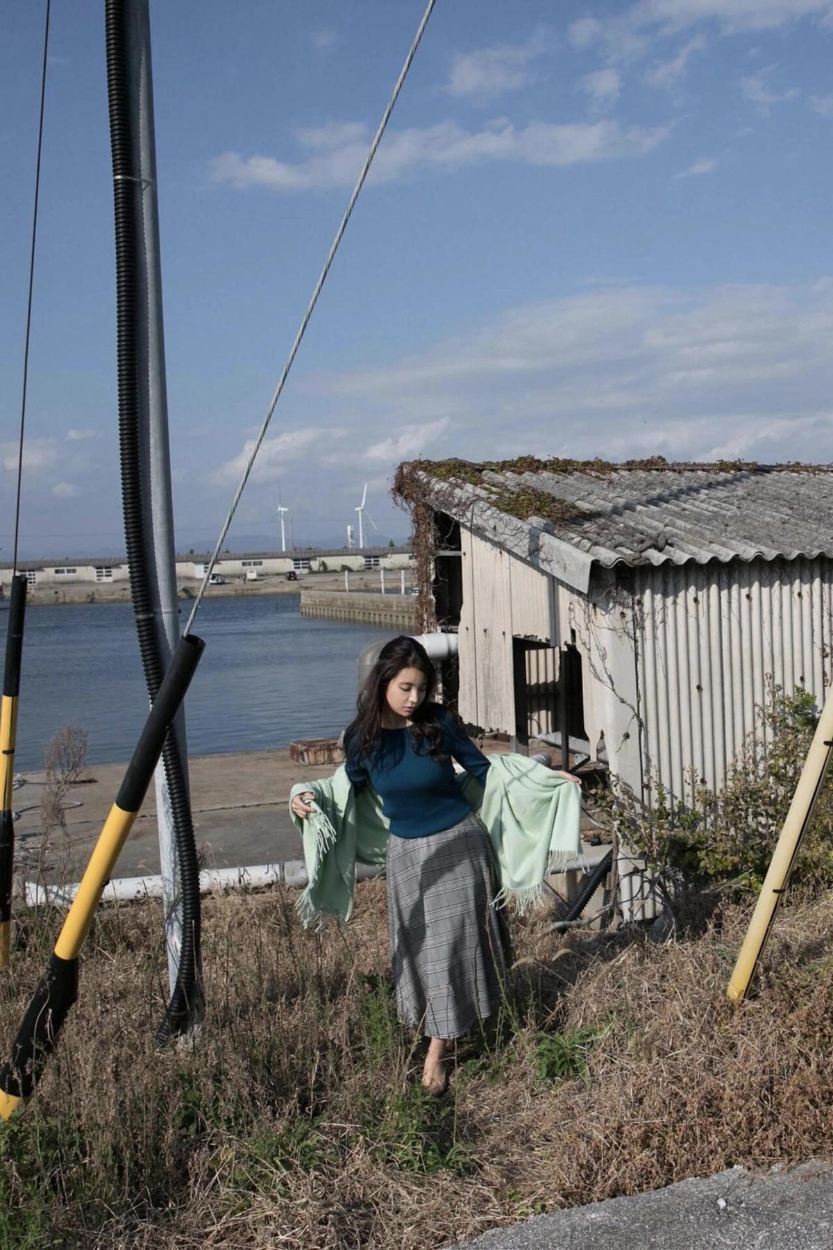 Miu Nakamura 仲村美海, 週刊ポストデジタル写真集 『背中を流して』 Set.02
