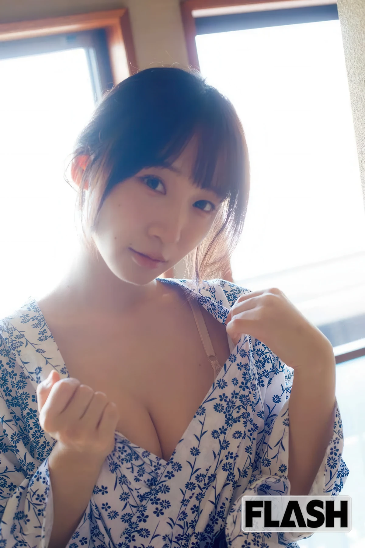Moe Iori 伊織もえ, FLASH 2025.12.16 (フラッシュ 2025年12月16日号)
