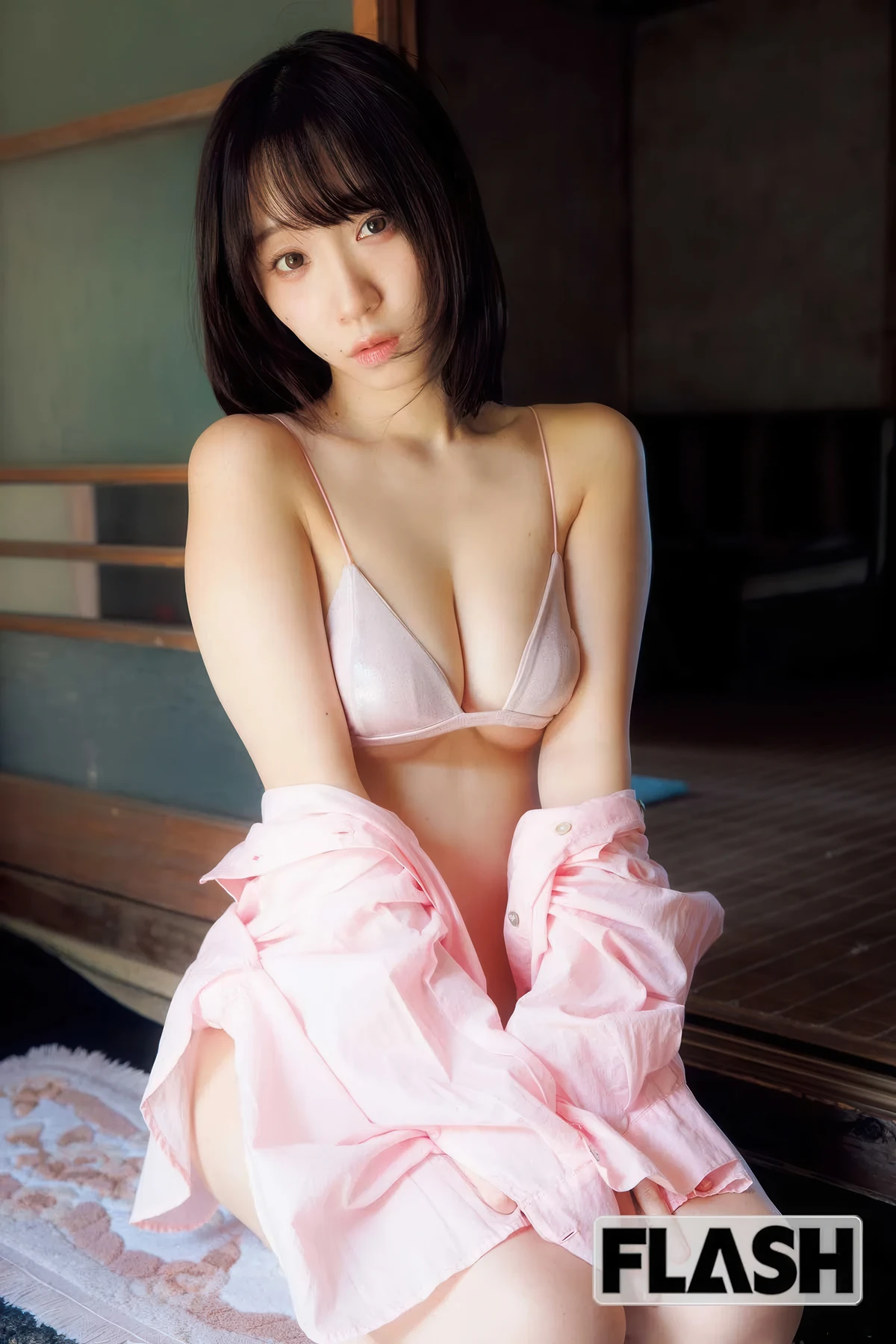 Moe Iori 伊織もえ, FLASH 2025.12.16 (フラッシュ 2025年12月16日号)