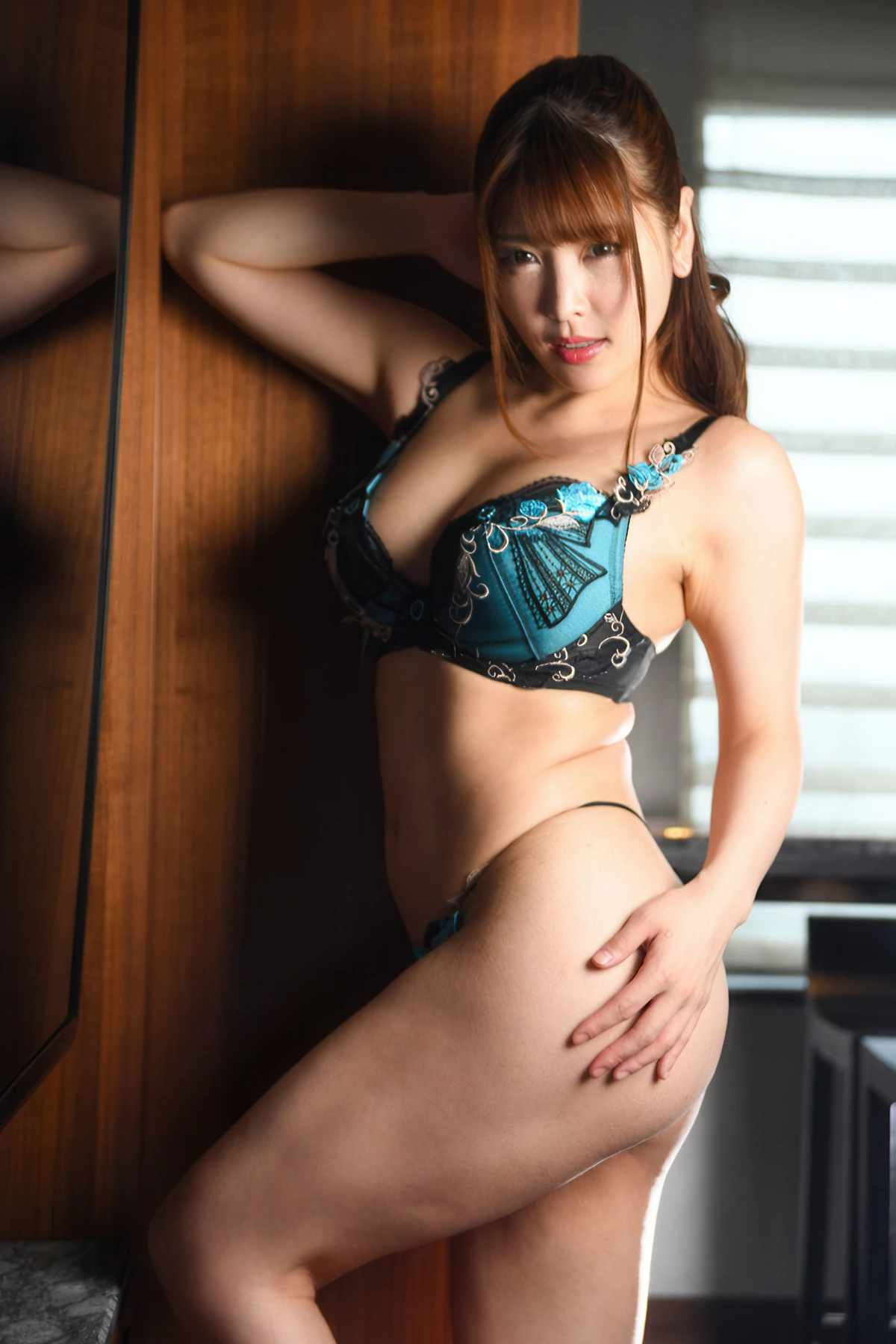 Akari Niimura 新村あかり, Prestige 写真集 「神熱」 Set.01
