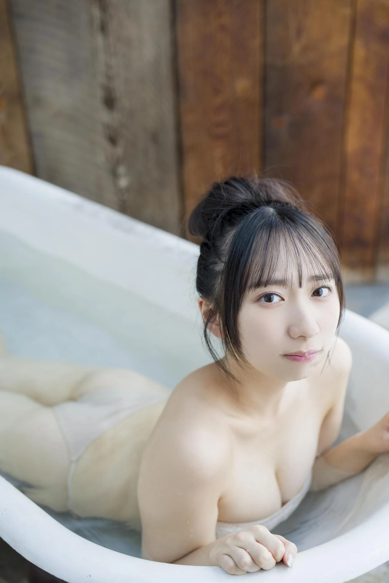 Noa Tani 谷乃愛, 写真集 「#谷の間〜真っ白な妖精アザーカット集〜」 Set.02