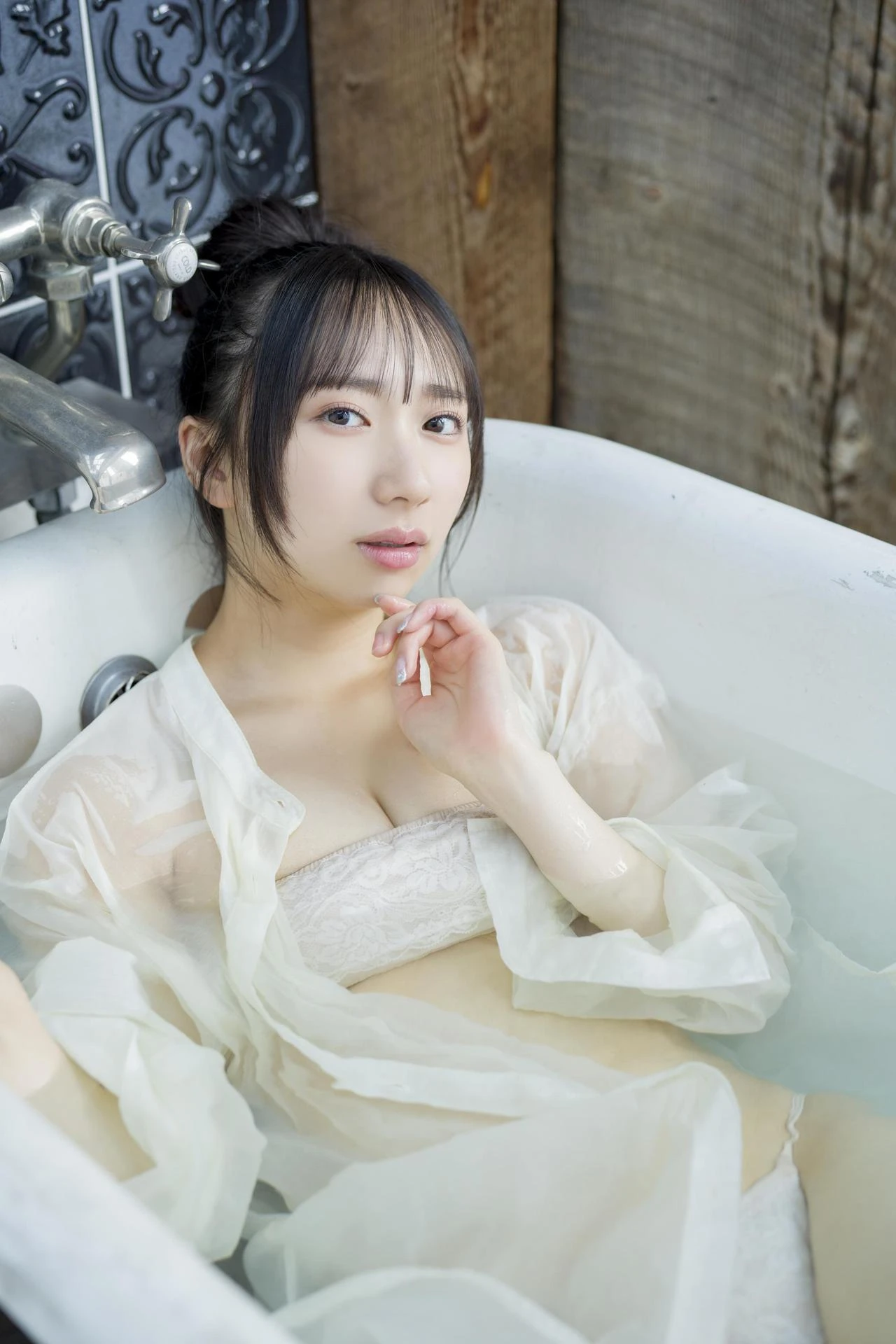 Noa Tani 谷乃愛, 写真集 「#谷の間〜真っ白な妖精アザーカット集〜」 Set.02