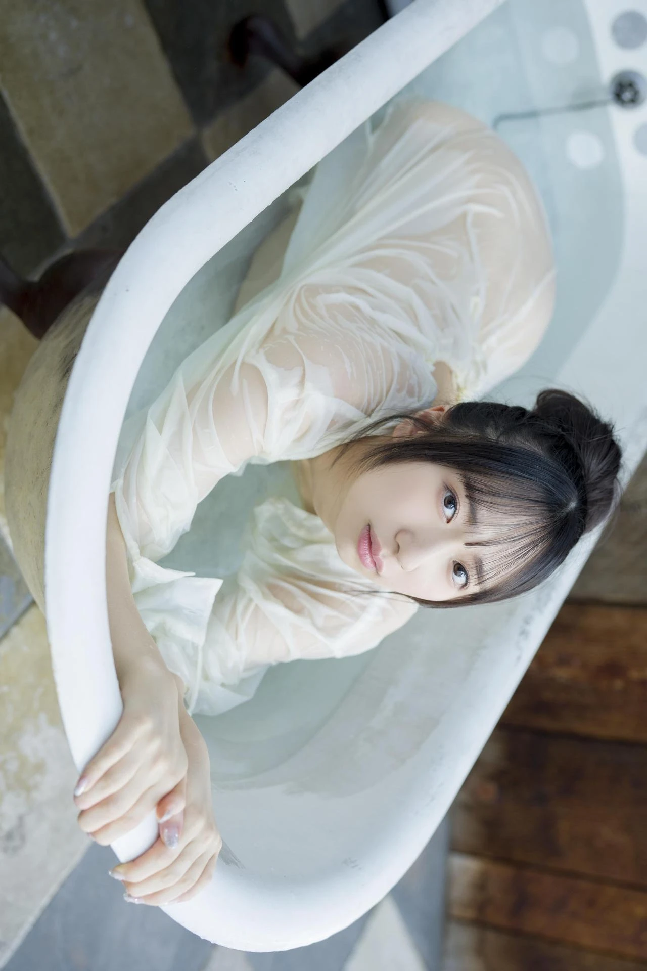 Noa Tani 谷乃愛, 写真集 「#谷の間〜真っ白な妖精アザーカット集〜」 Set.02
