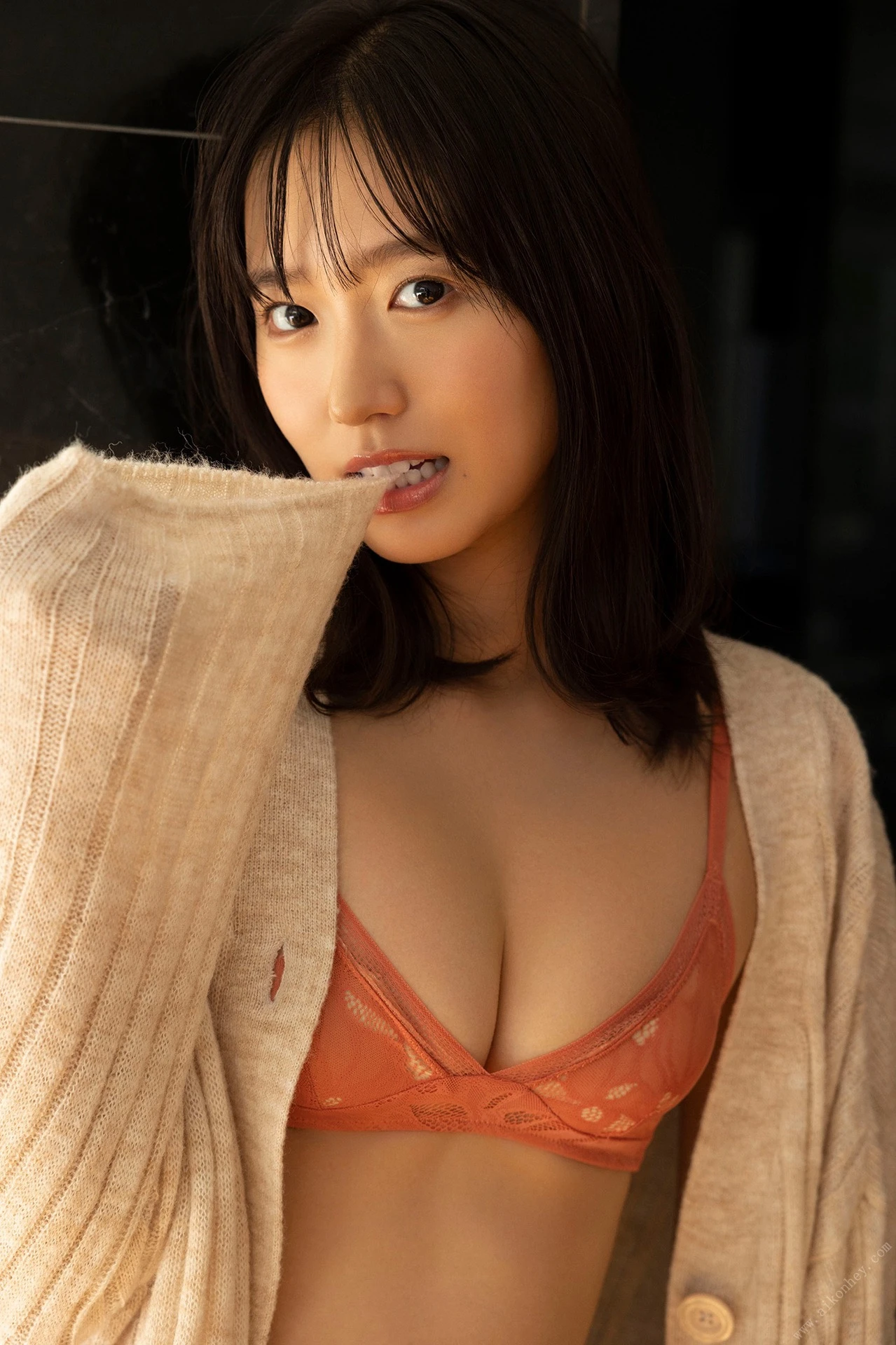 Nene Shida 志田音々, 週刊ポストデジタル写真集 「大人びたキミが眩しくて」 Set.03