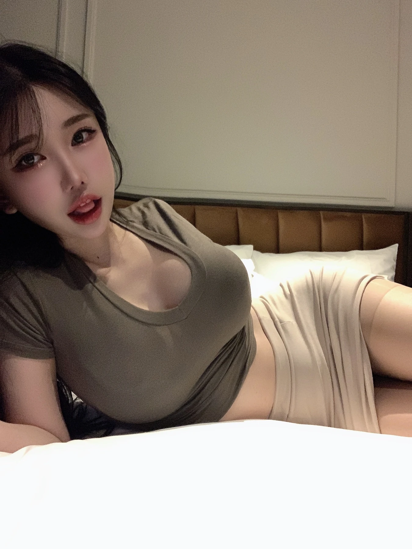 Yunjin 챌이, Moon Night Snap Photobook 「Your Yunjin」
