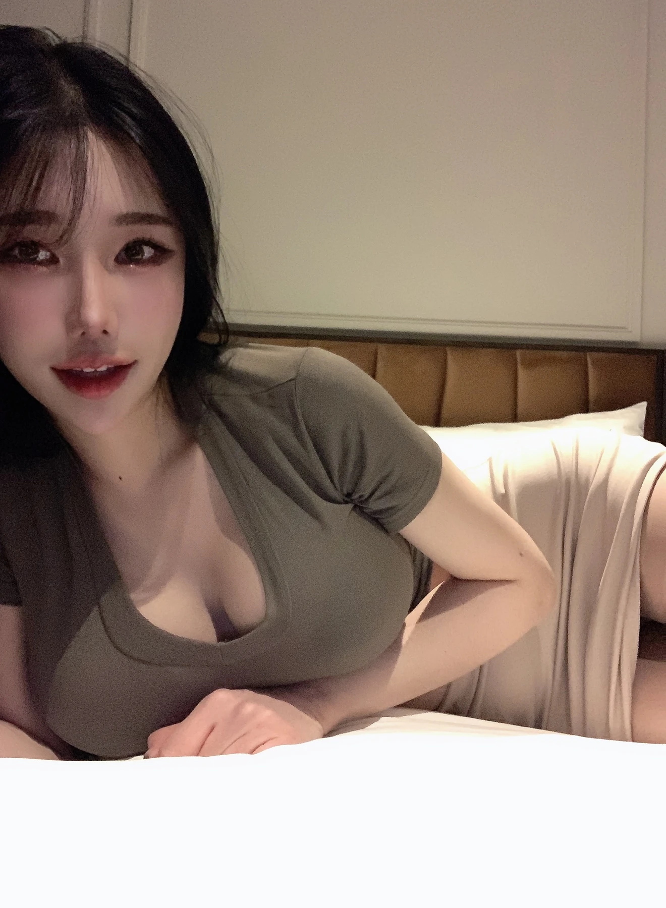 Yunjin 챌이, Moon Night Snap Photobook 「Your Yunjin」