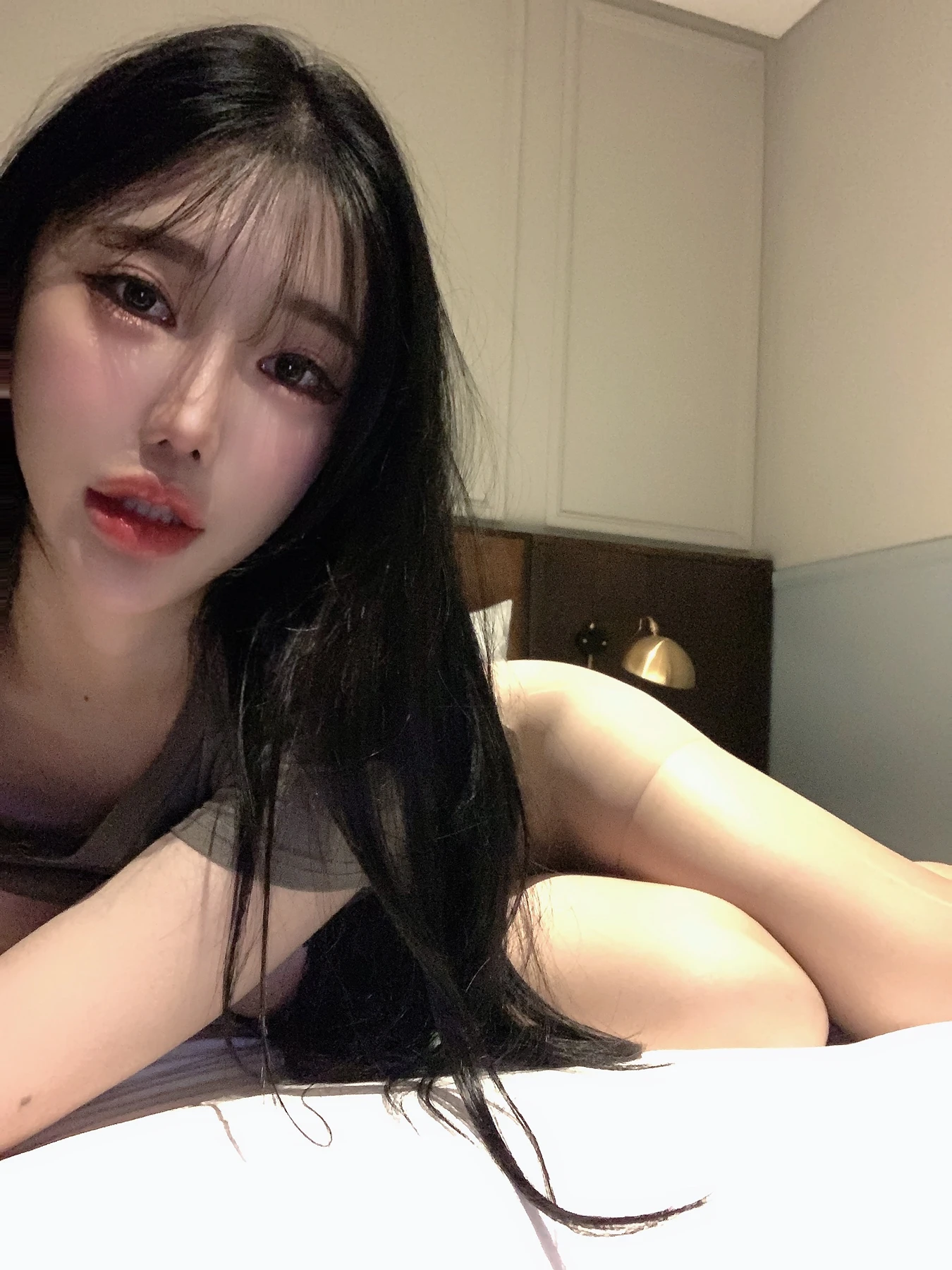 Yunjin 챌이, Moon Night Snap Photobook 「Your Yunjin」