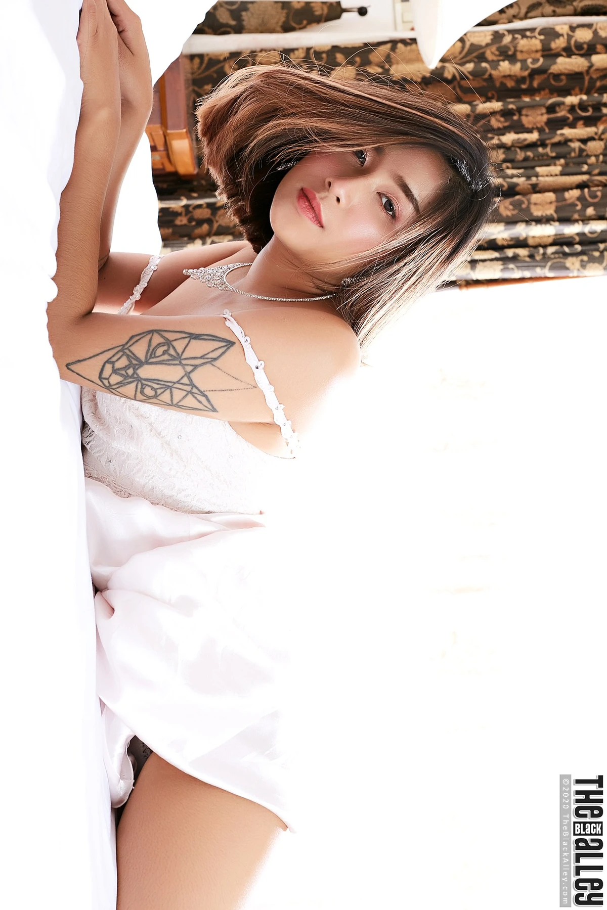 Apple – The Black Alley Photobook Set.98