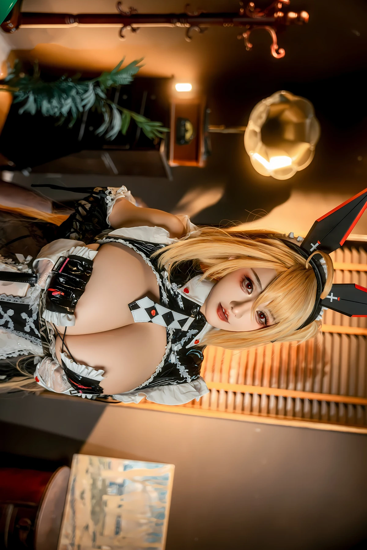 Cosplay 虎牙古阿扎 – 交错战线 咎瓦尤斯女佣
