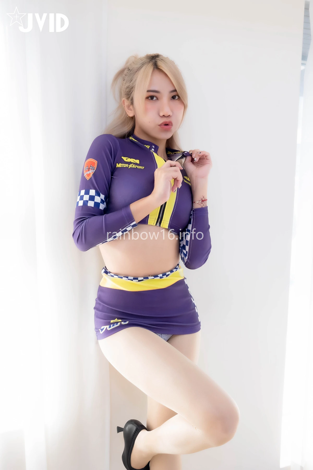 JVID 伊芙蝶 & Ash艾希 – 【四點全露】 首次合體珍藏❤ 賽車女郎油亮絲襪美腳蕾絲邊誘惑 Set.02