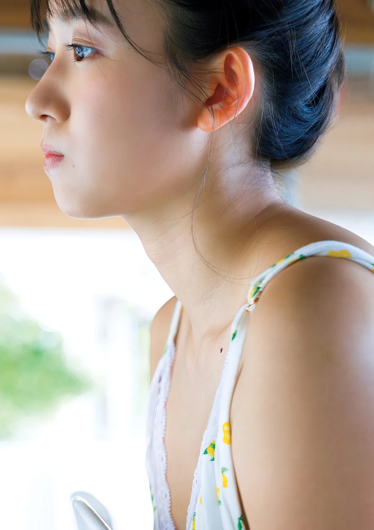 Nene Shida 志田音々, ファースト写真集 『ｎｅｎｅ－まるっとぜんぶ－』 Set.02