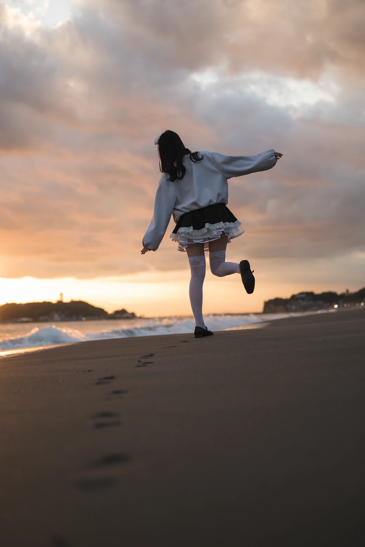 Kenken けんけん, 写真集 「推し型メイドロイドとしたいこと」 Set.02