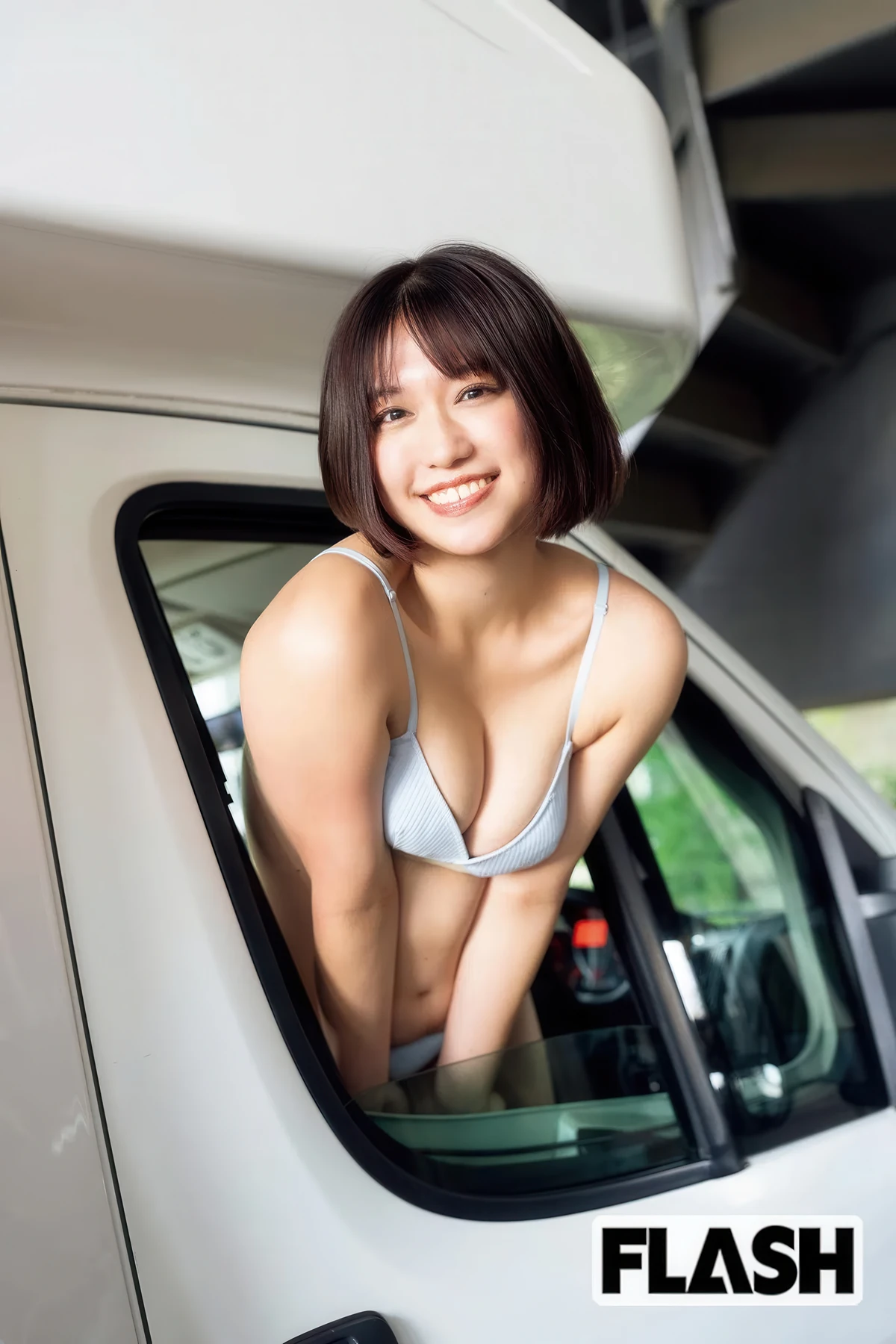 MAHO まほ, FLASH 2025.12.30 (フラッシュ 2025年12月30日号)