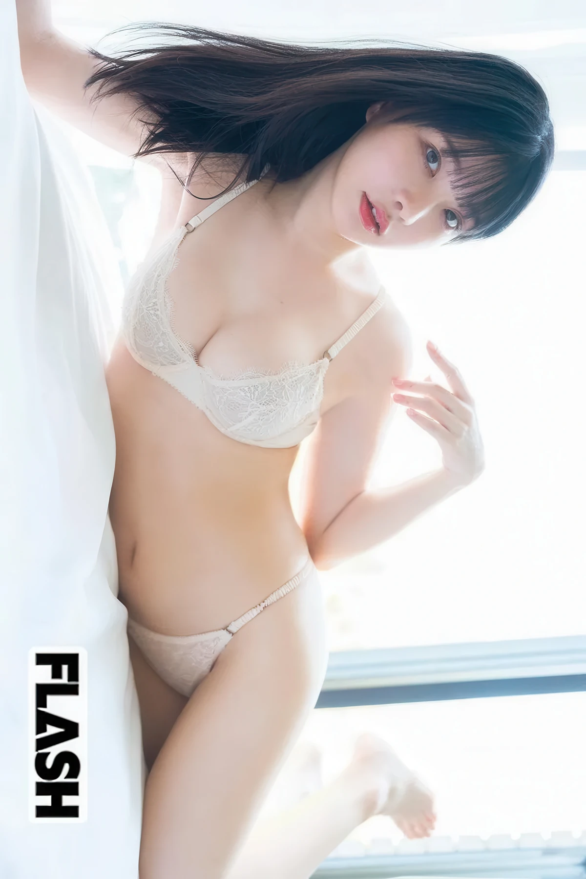 Ami Honami 穂波あみ, FLASH 2025.12.30 (フラッシュ 2025年12月30日号)