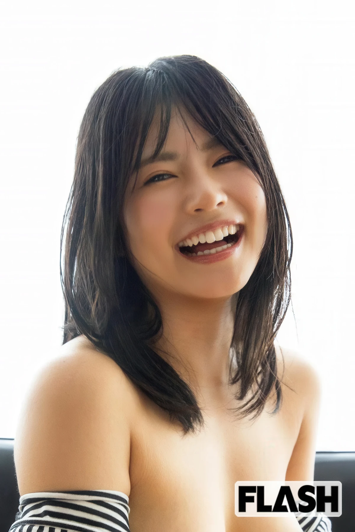 Nanami Miyakoshi 宮越虹海, FLASH 2025.12.30 (フラッシュ 2025年12月30日号)