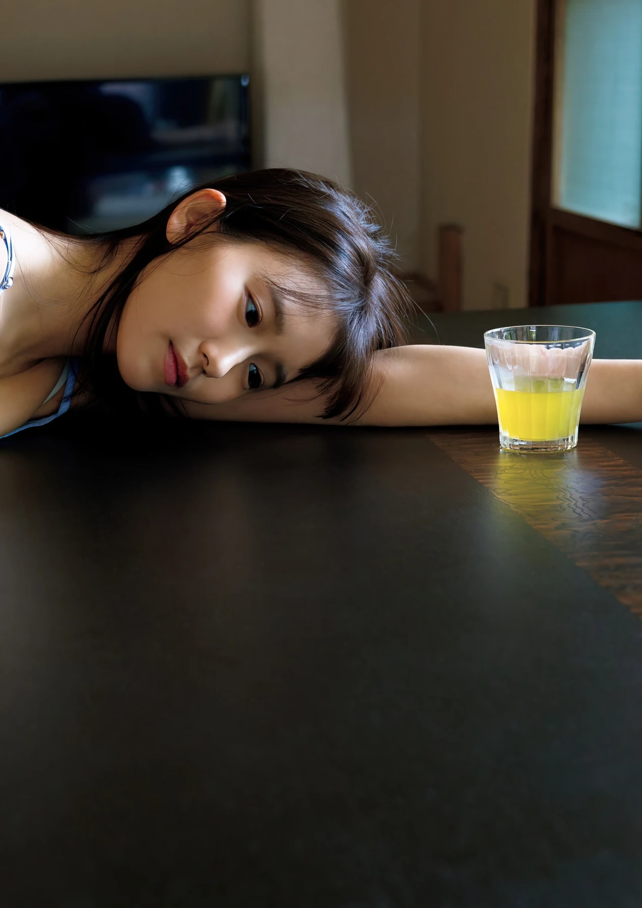 Nene Shida 志田音々, ファースト写真集 『ｎｅｎｅ－まるっとぜんぶ－』 Set.02