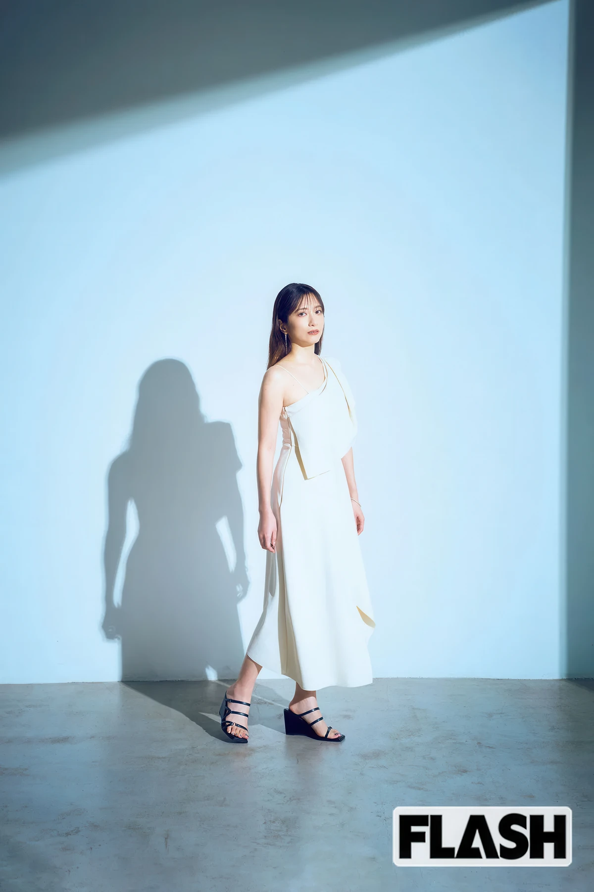 Rina Sasazaki 笹崎里菜, FLASH 2025.12.30 (フラッシュ 2025年12月30日号)