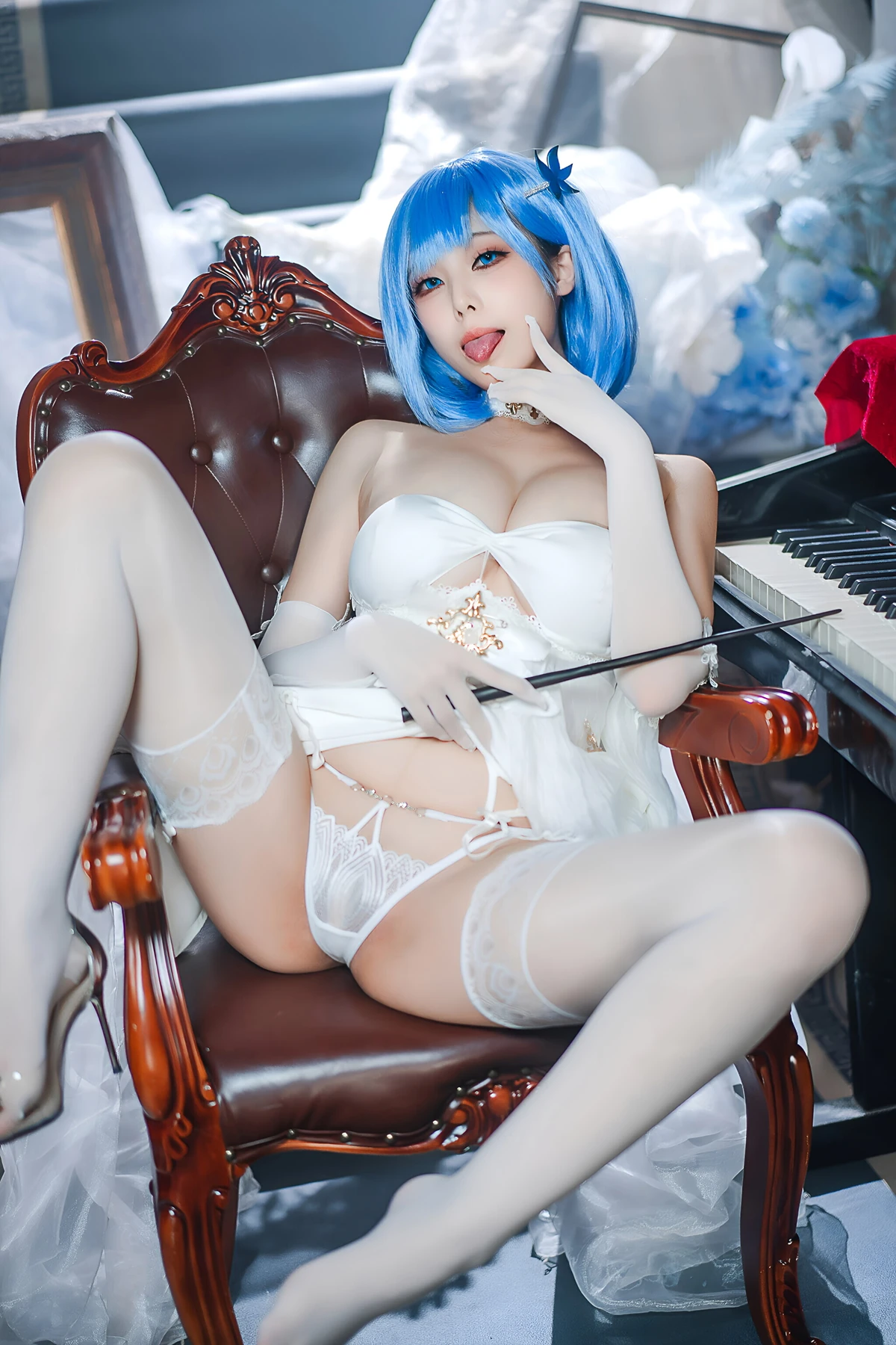 Cosplay 蜜汁猫裘Mizhimaoqiu – 碧蓝航线 恰巴耶夫白骑兵 Set.02
