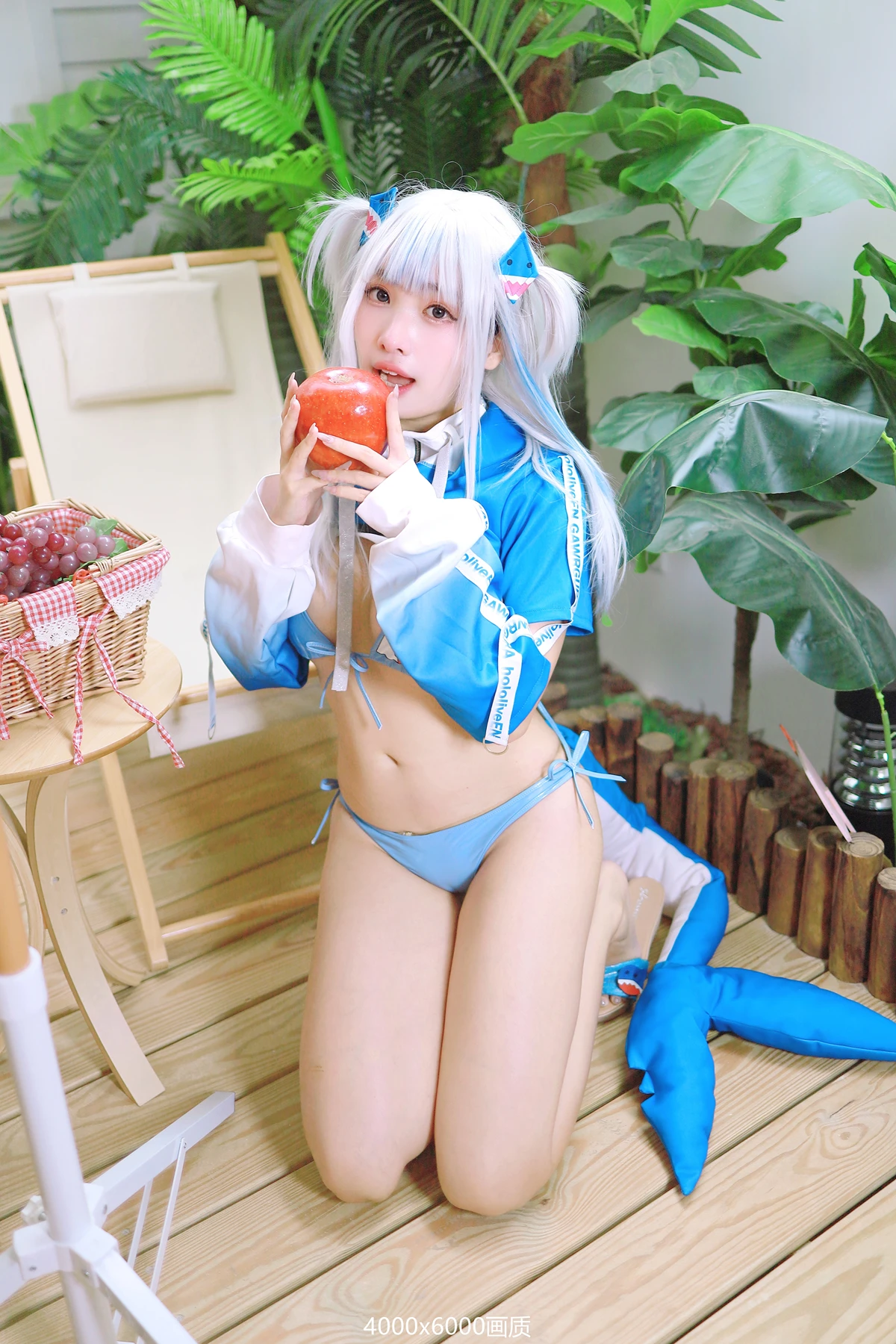 Cosplay 慕慕Momo – 鲨鱼工作服 Gura